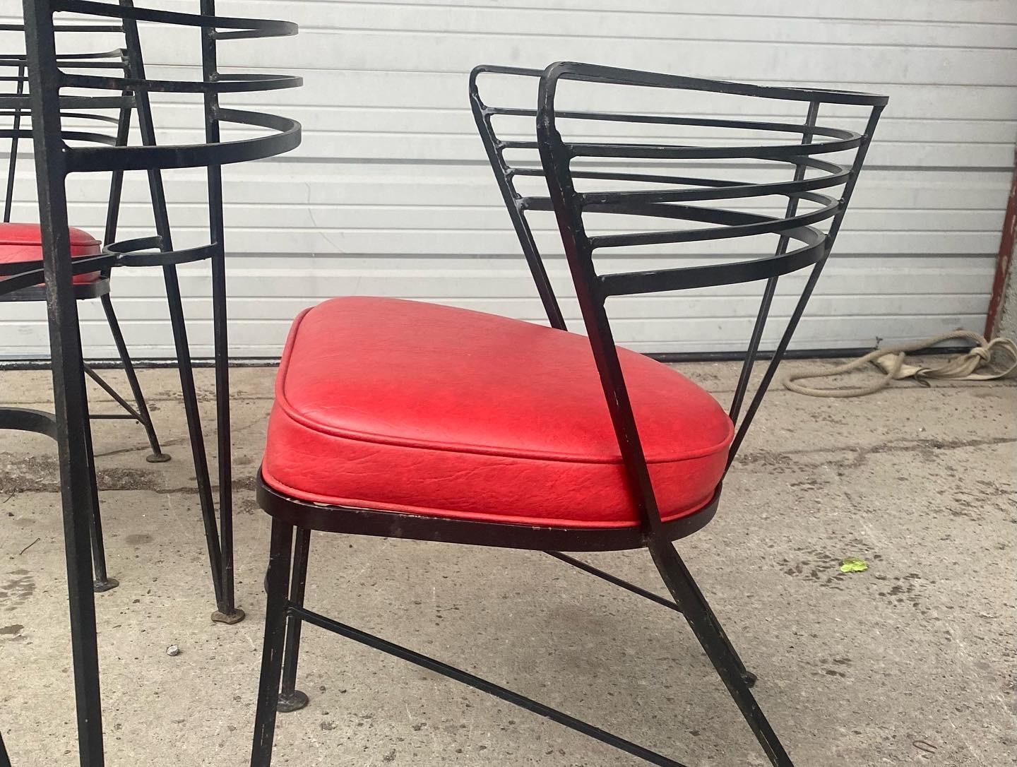Américain Table et chaises modernistes en fer attribuées à John Salterini en vente