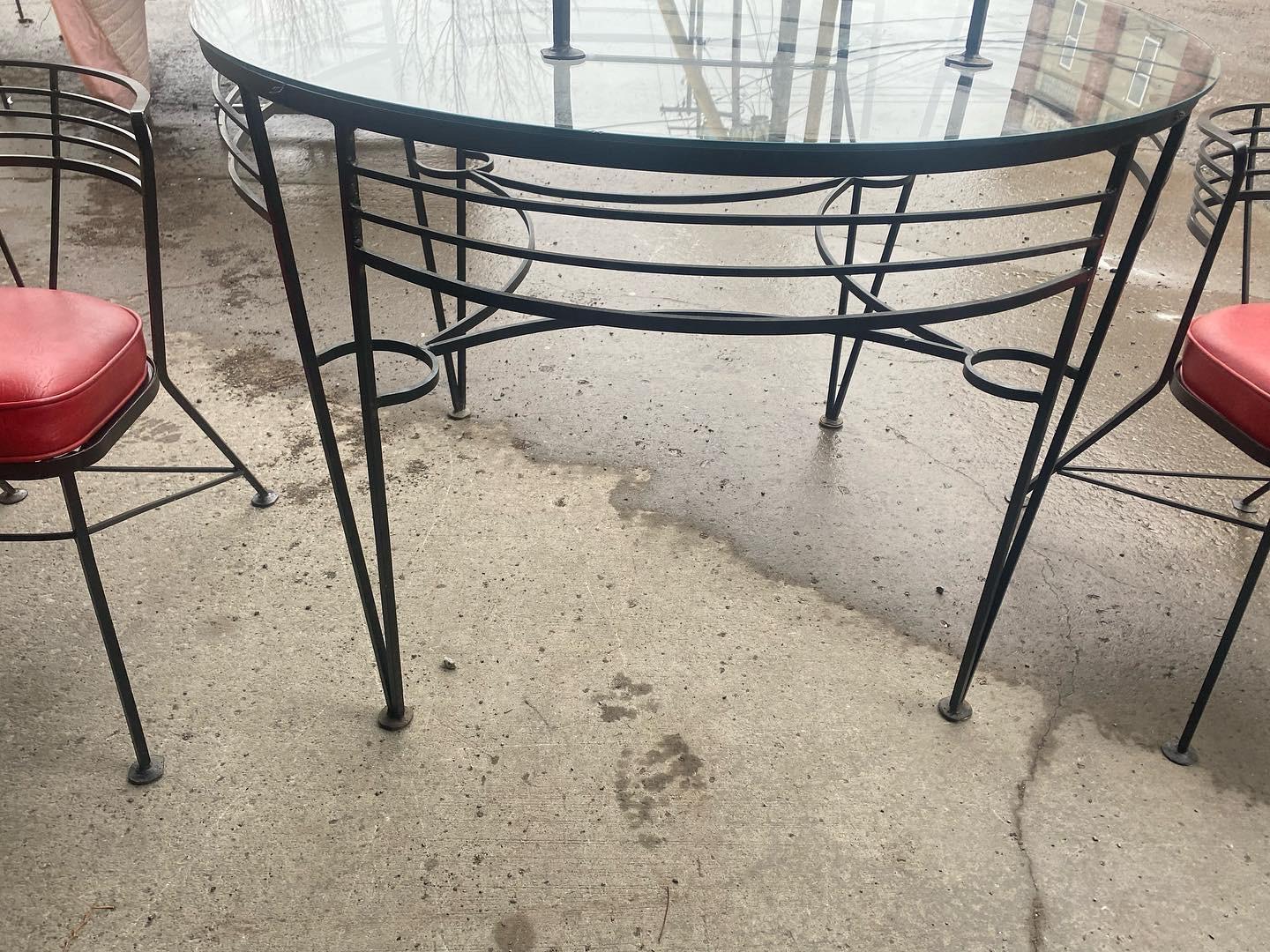 Modernist Iron Table and Chairs Attributed to John Salterini In Good Condition For Sale In Buffalo, NY
