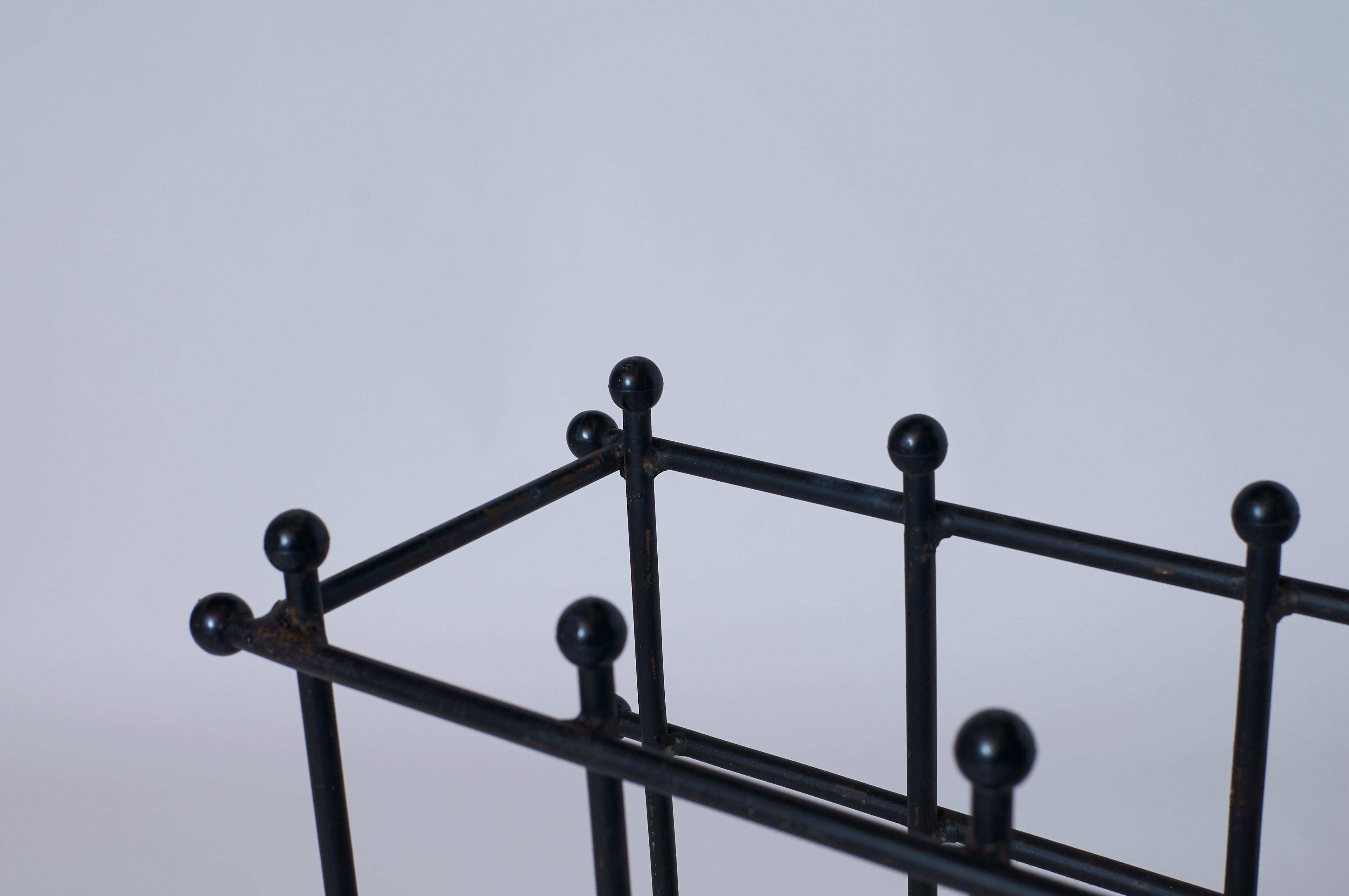 Modernist Eisen Weinregal im Angebot 1