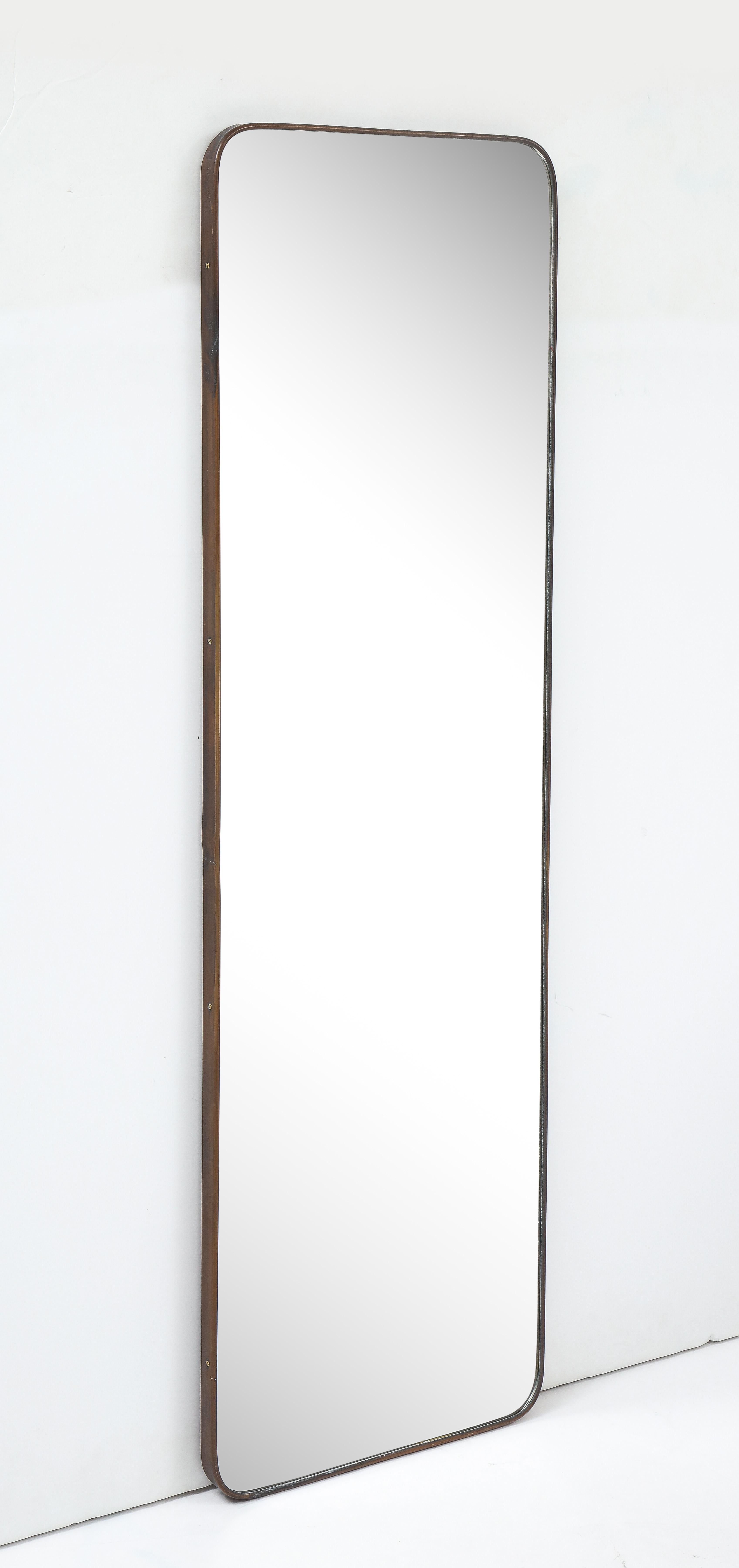 Miroir italien moderniste en forme de laiton des années 1950 en vente 1