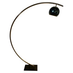 Modernist Italian Brass Arc Floor Lamp, Elegant Design Attrib. Goffredo Reggiani