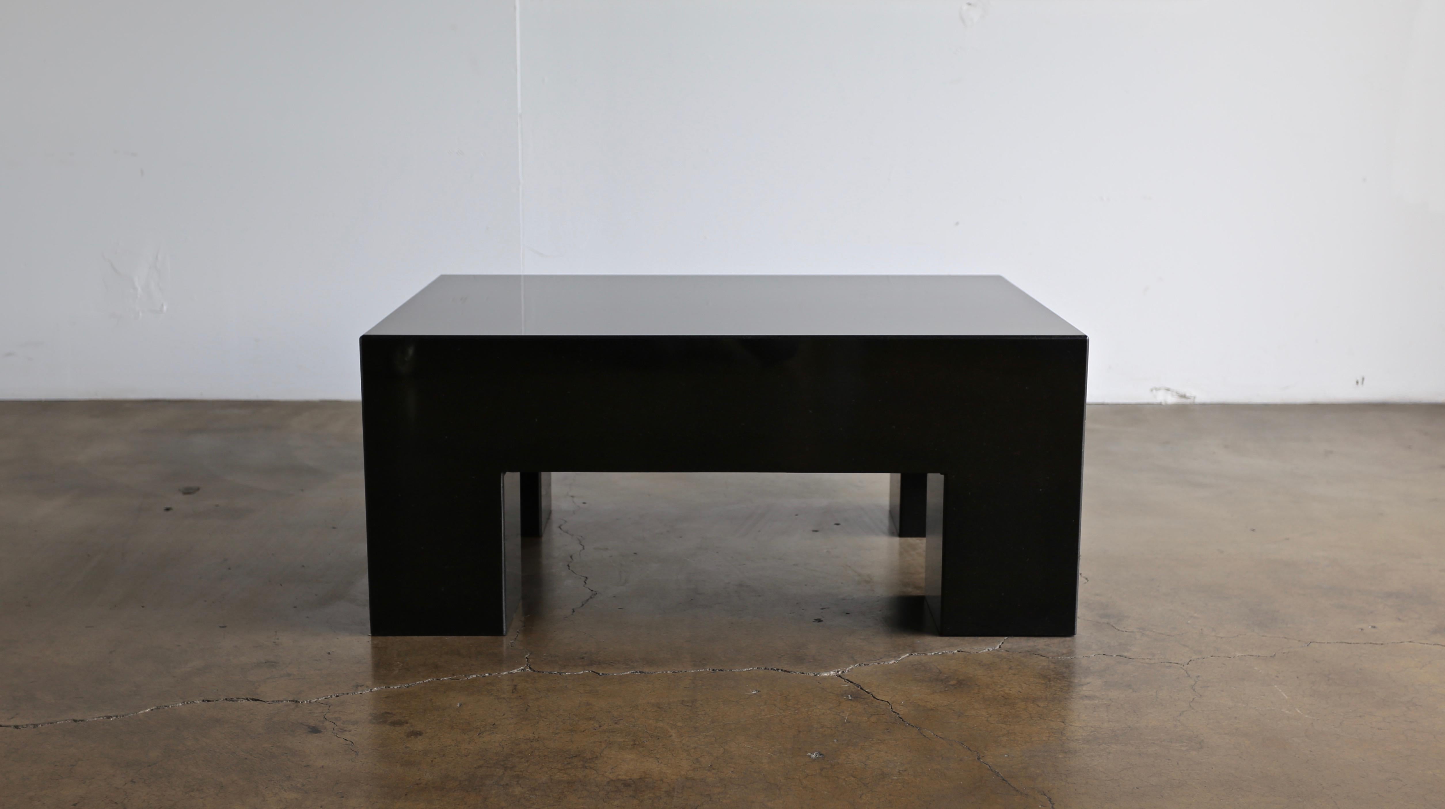 Modernist Italian Granite Coffee Table, circa 1980  In Good Condition In Costa Mesa, CA