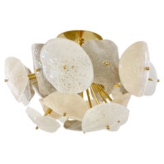 Lampada da incasso modernista in vetro di Murano a foglia, grigio, bianco e beige.