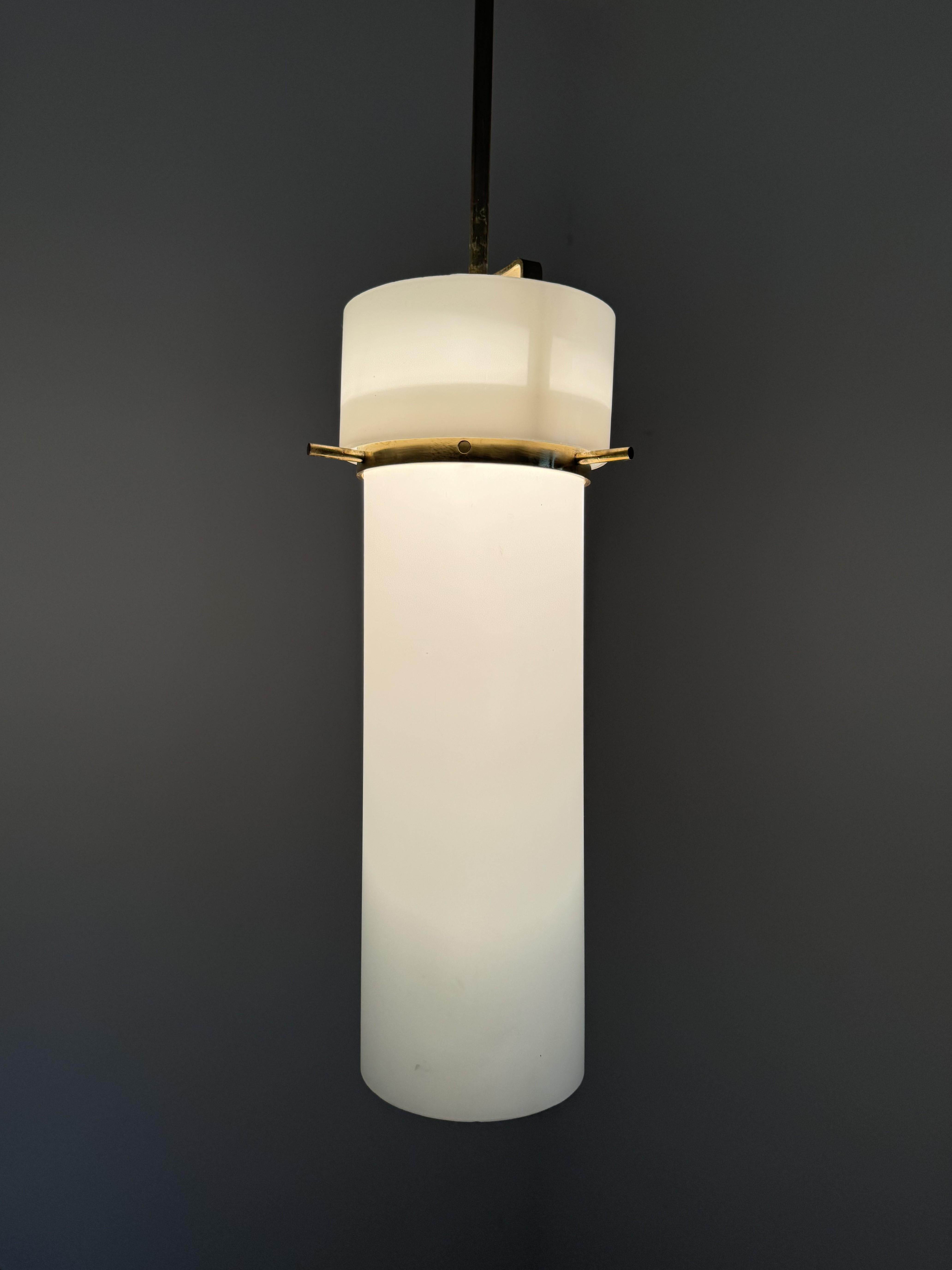 Farol modernista italiano ITSO Stilnovo en latón y cristal opalino, años 50 en venta 2