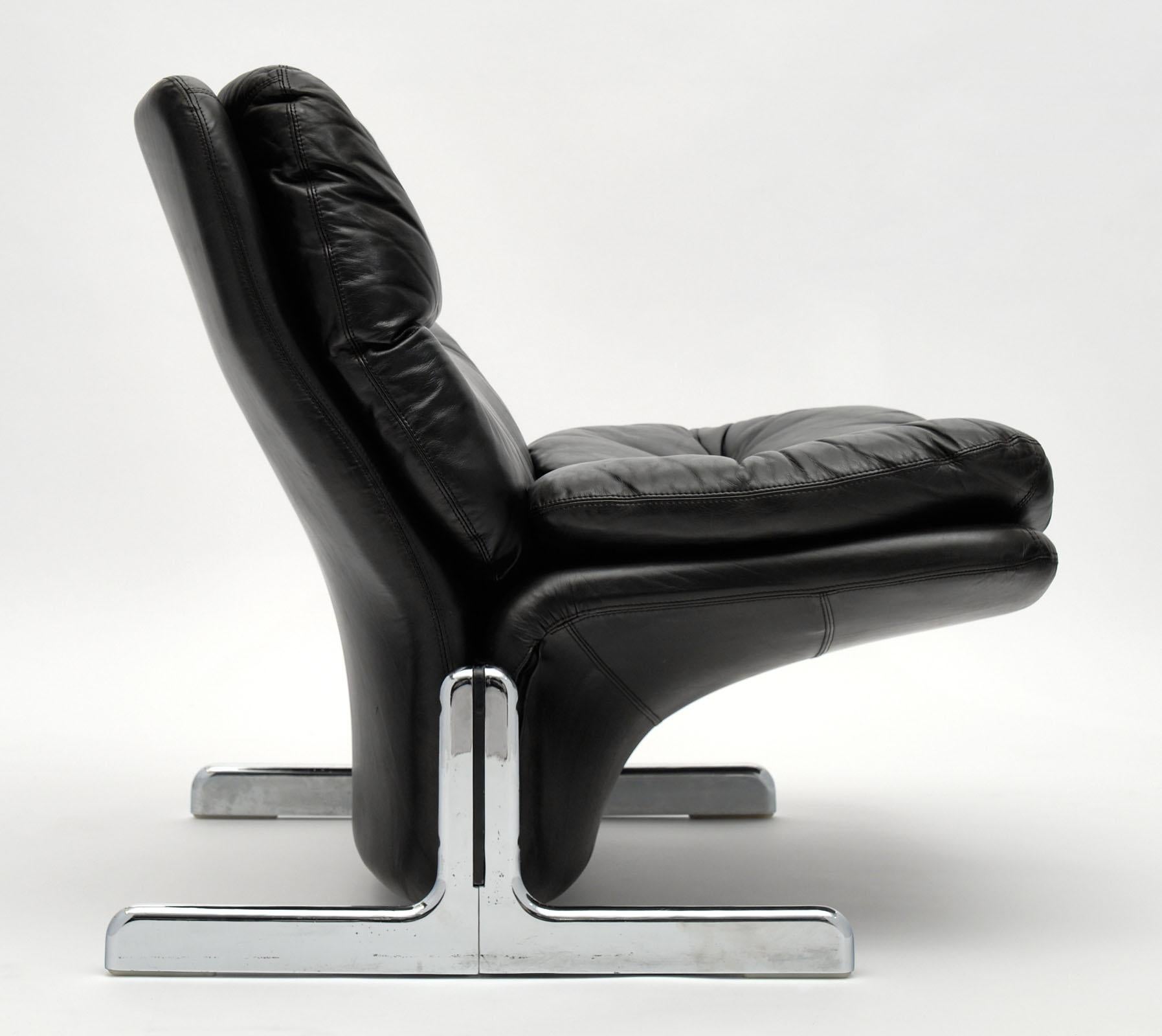 Modernist Italian Leather Brunati Armchairs 4