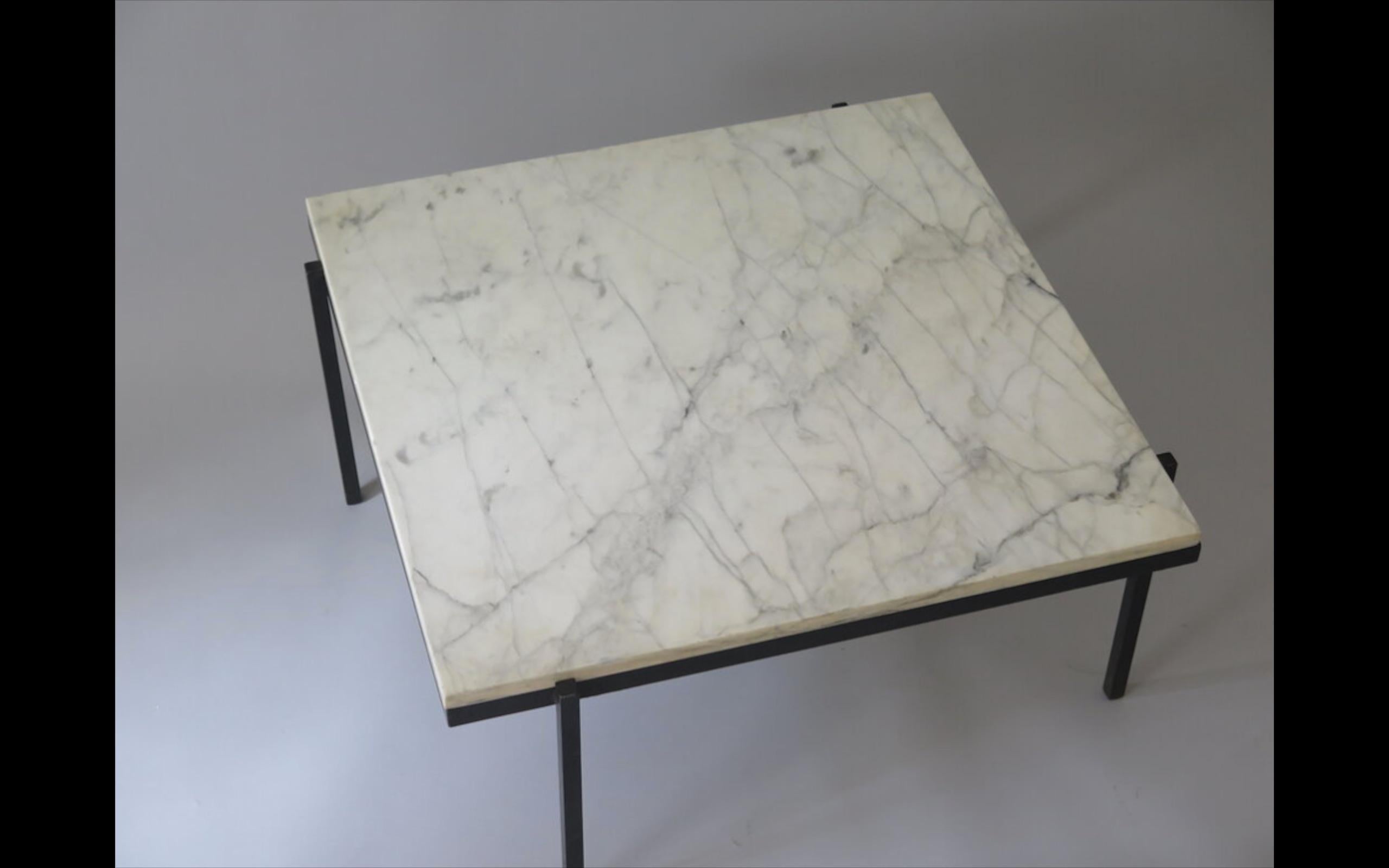 Modernist Italian Marble and Iron Coffee Table, Italy In Good Condition For Sale In Pittsburgh, PA