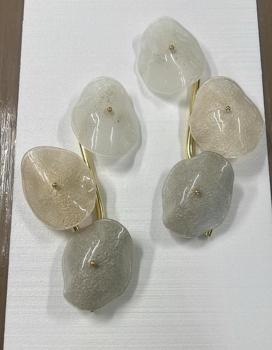 Modernist Italienisch Murano Glas Grau Weiß Licht Beige 3 Leaf Branch Wandleuchten im Angebot 5