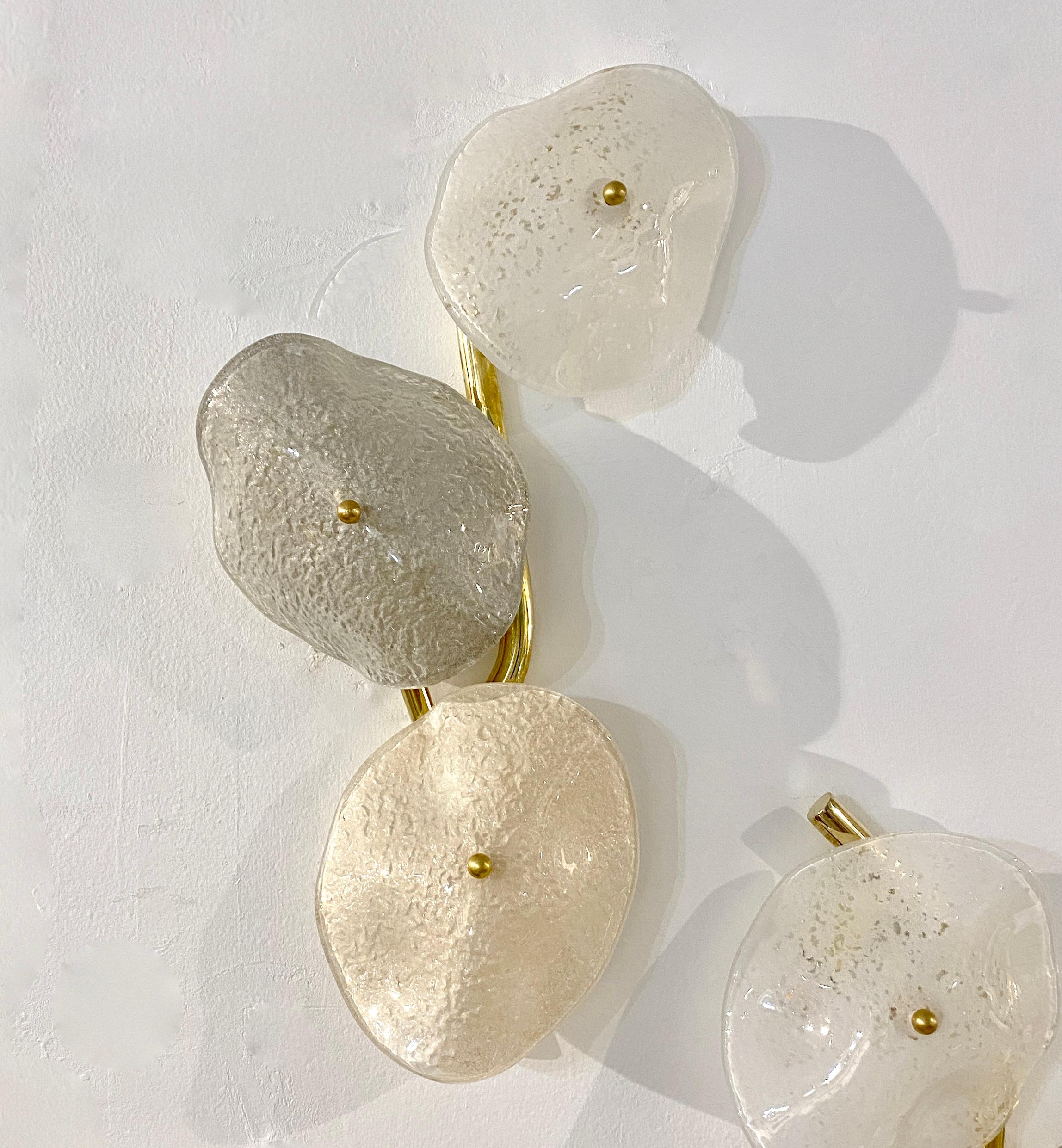 Lampada da parete modernista in vetro di Murano grigio bianco chiaro beige a 3 foglie Branch in vendita 1