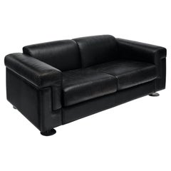 Modernist Italian Sofa by Tecno