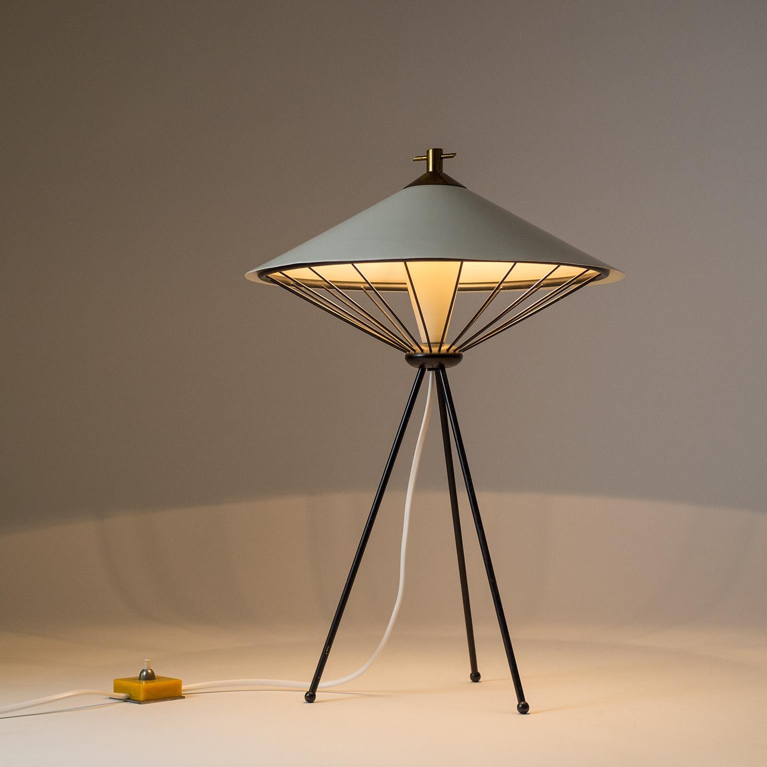 Mid-20th Century Modernist Italian Tripod Table Lamp, 1950s