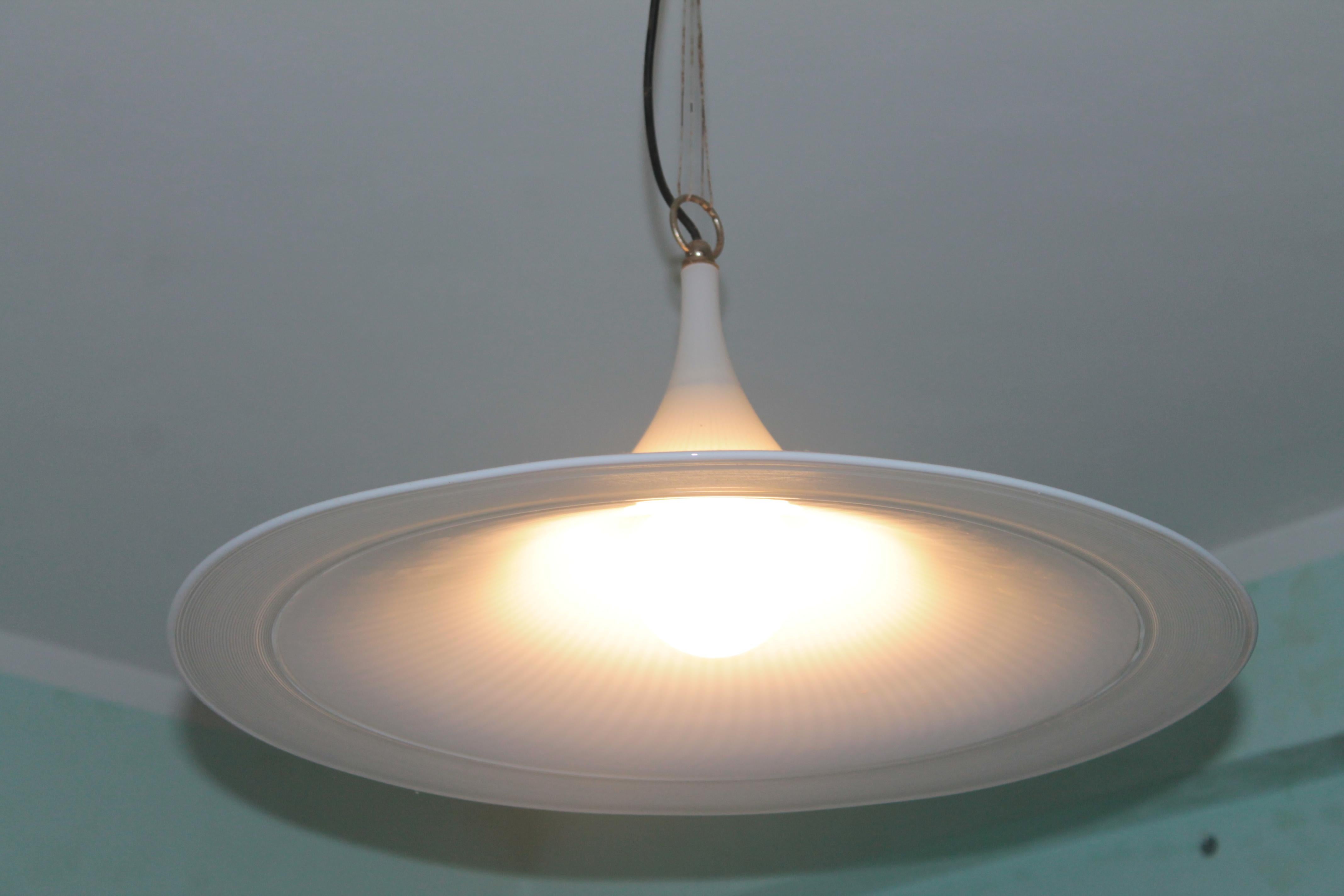 Modernist Italian White Pendant Light Murano Glass 1970s Vistosi Style For Sale 1