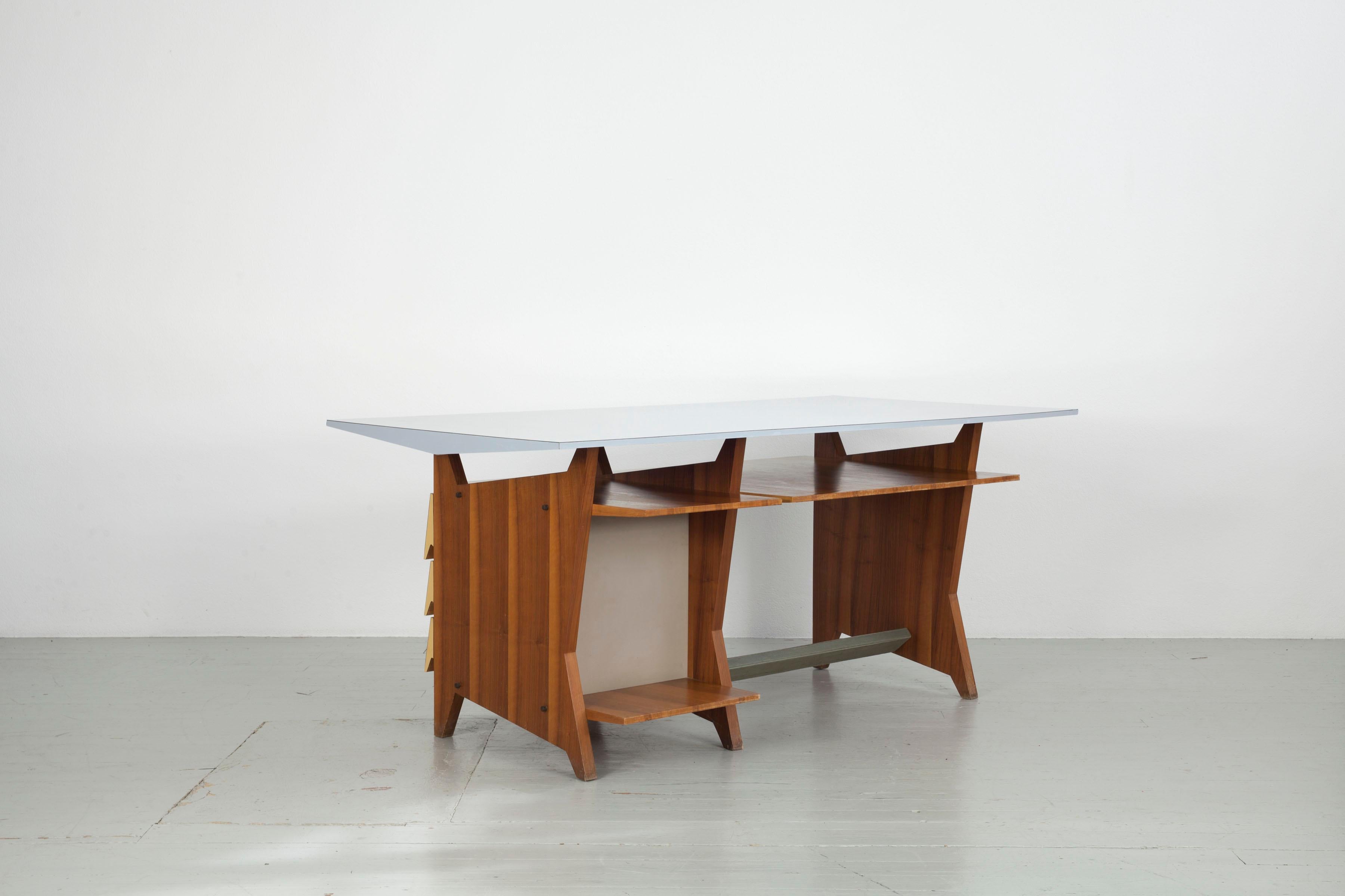 Modernist Italien writing desk with drawers and light blue Formica table top.  For Sale 1