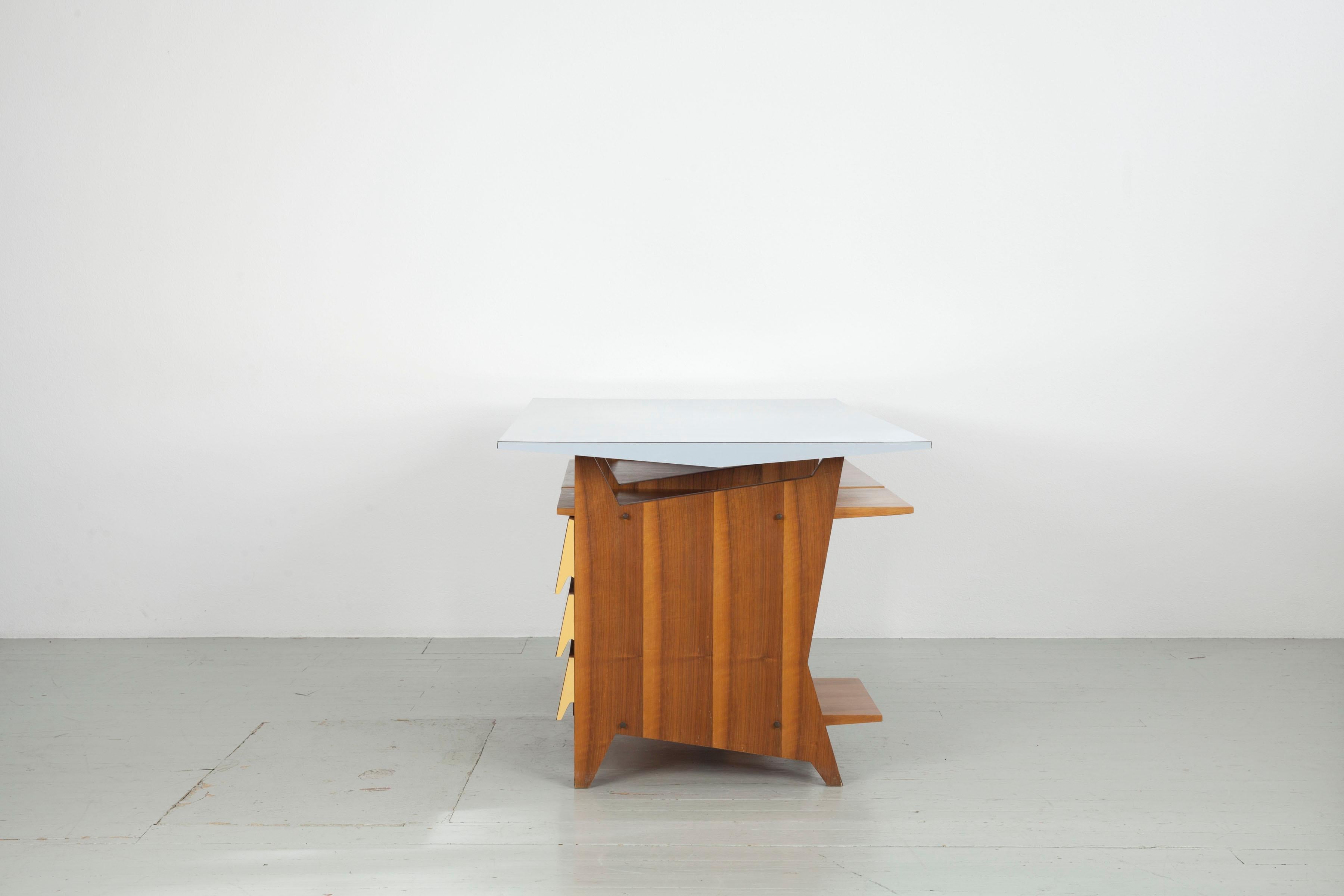 Modernist Italien writing desk with drawers and light blue Formica table top.  For Sale 2