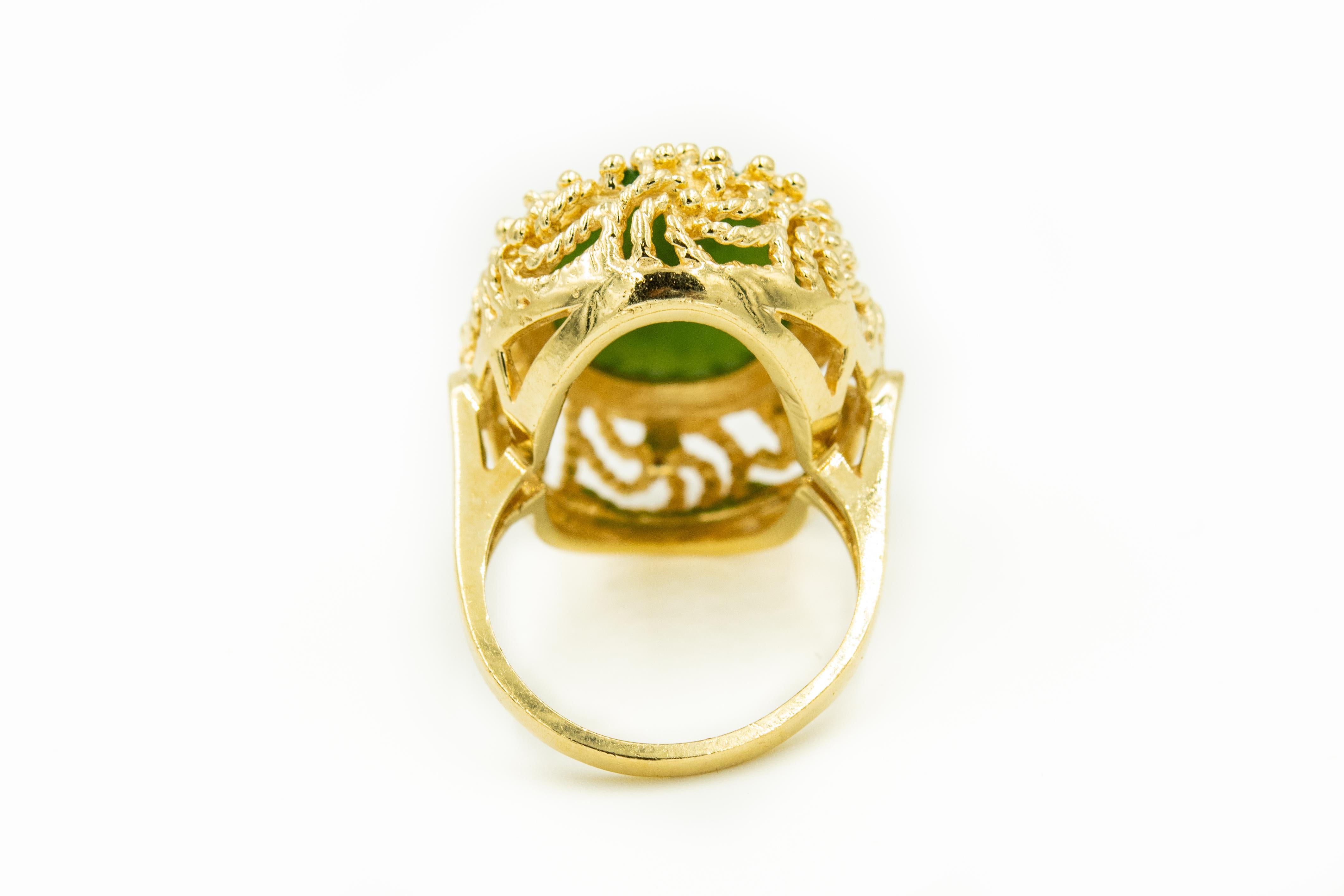 Modernist Jade in Organic Freeform Yellow Gold Dome Ring In Excellent Condition In Miami Beach, FL