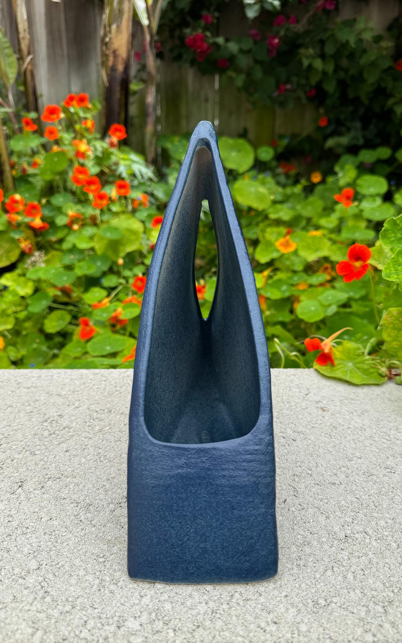 Modernist Japanese Blue Pyramid Ikebana Vase, Japan, 20th Century 1