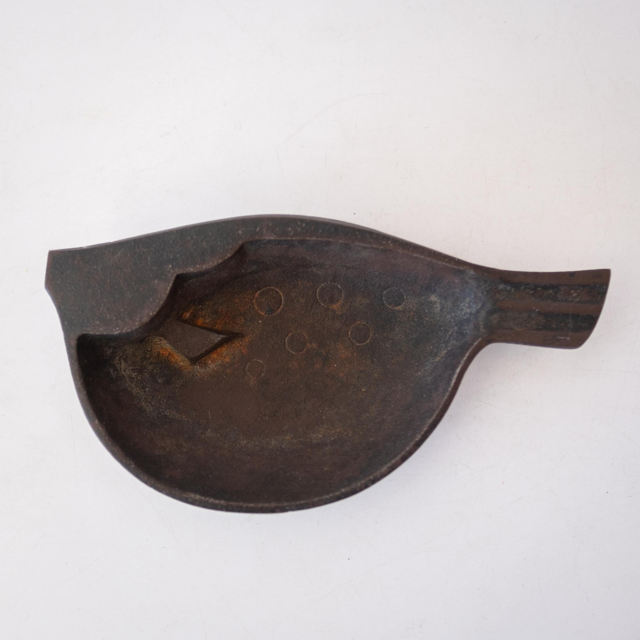Modernist Japanese Iron Fish Incense Bowl For Sale 2