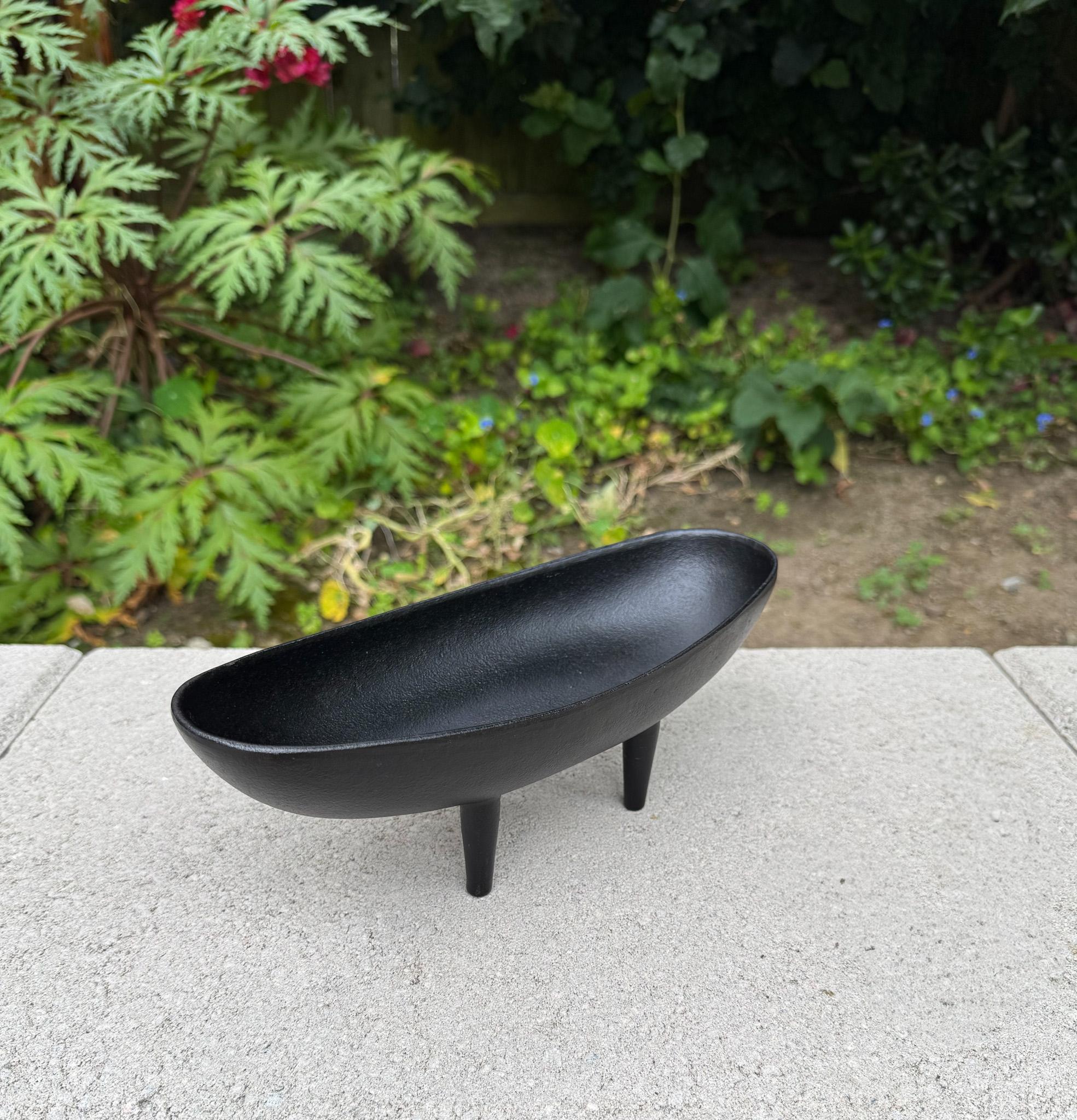 Jardinière Ikebana japonaise moderniste en fer, Japon, c.1955 en vente 10