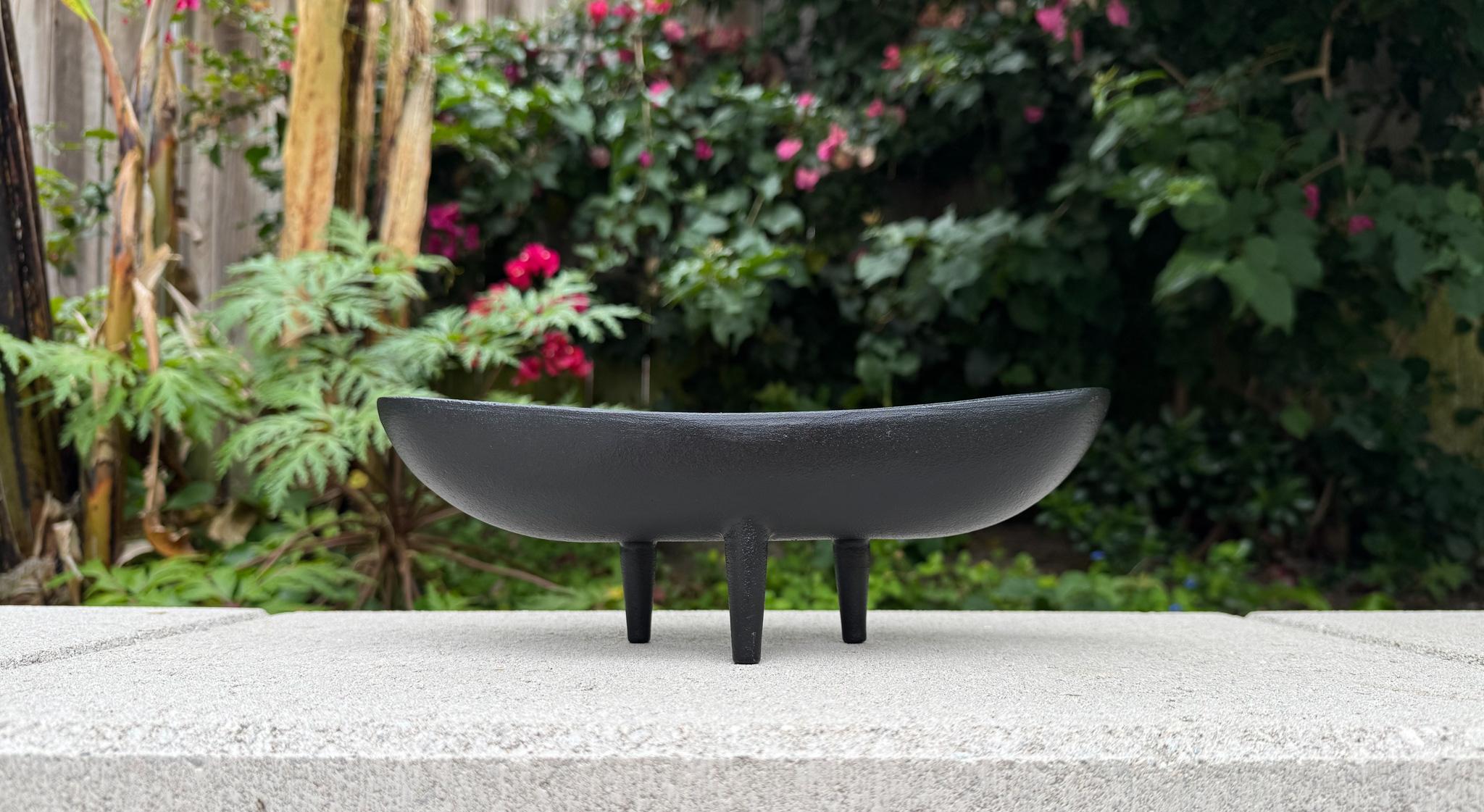 Jardinière Ikebana japonaise moderniste en fer, Japon, c.1955 Bon état - En vente à San Juan Capistrano, CA