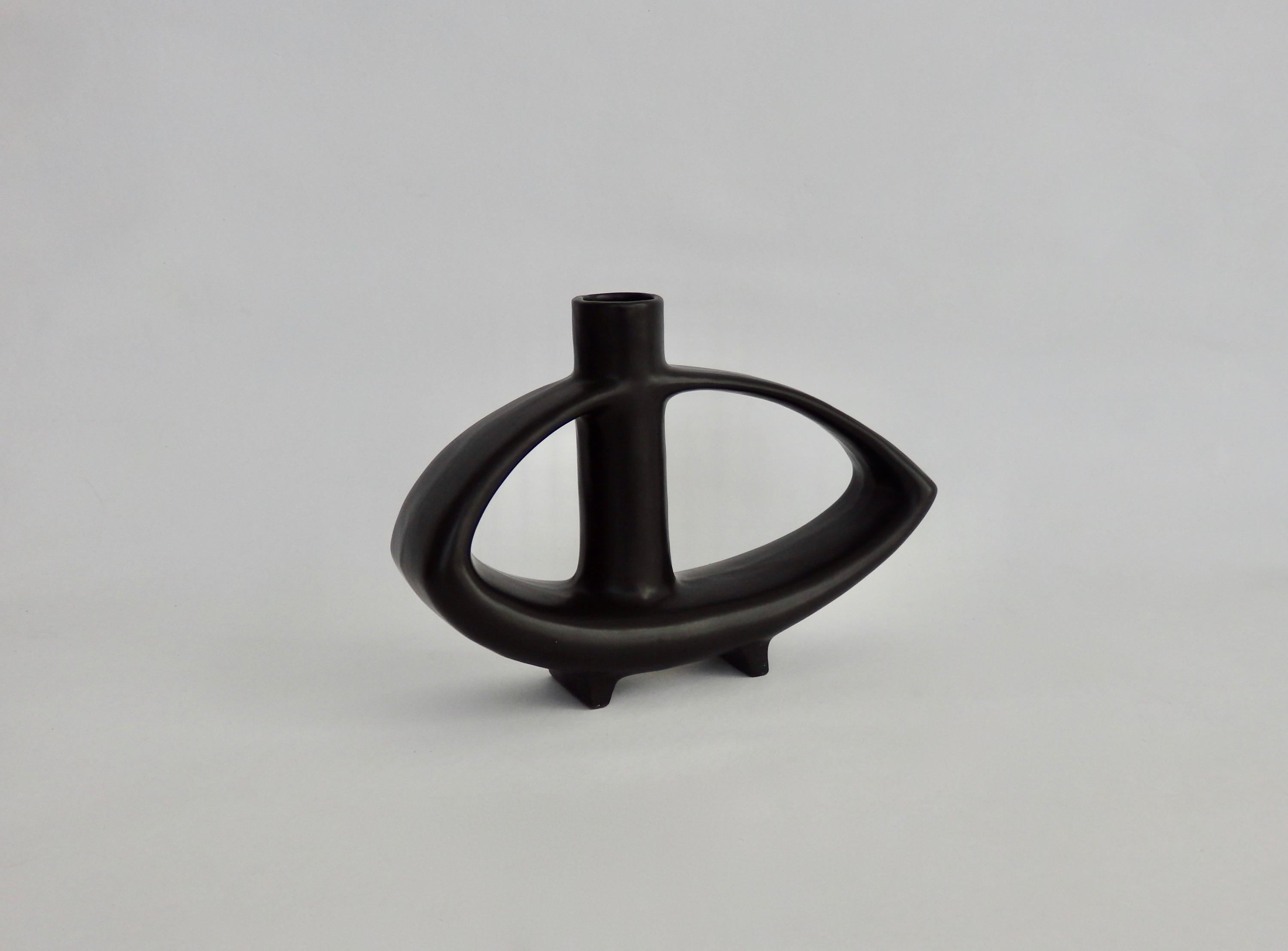 Modernist Japanese Toyo Ikebana sculptural vase in matte black.