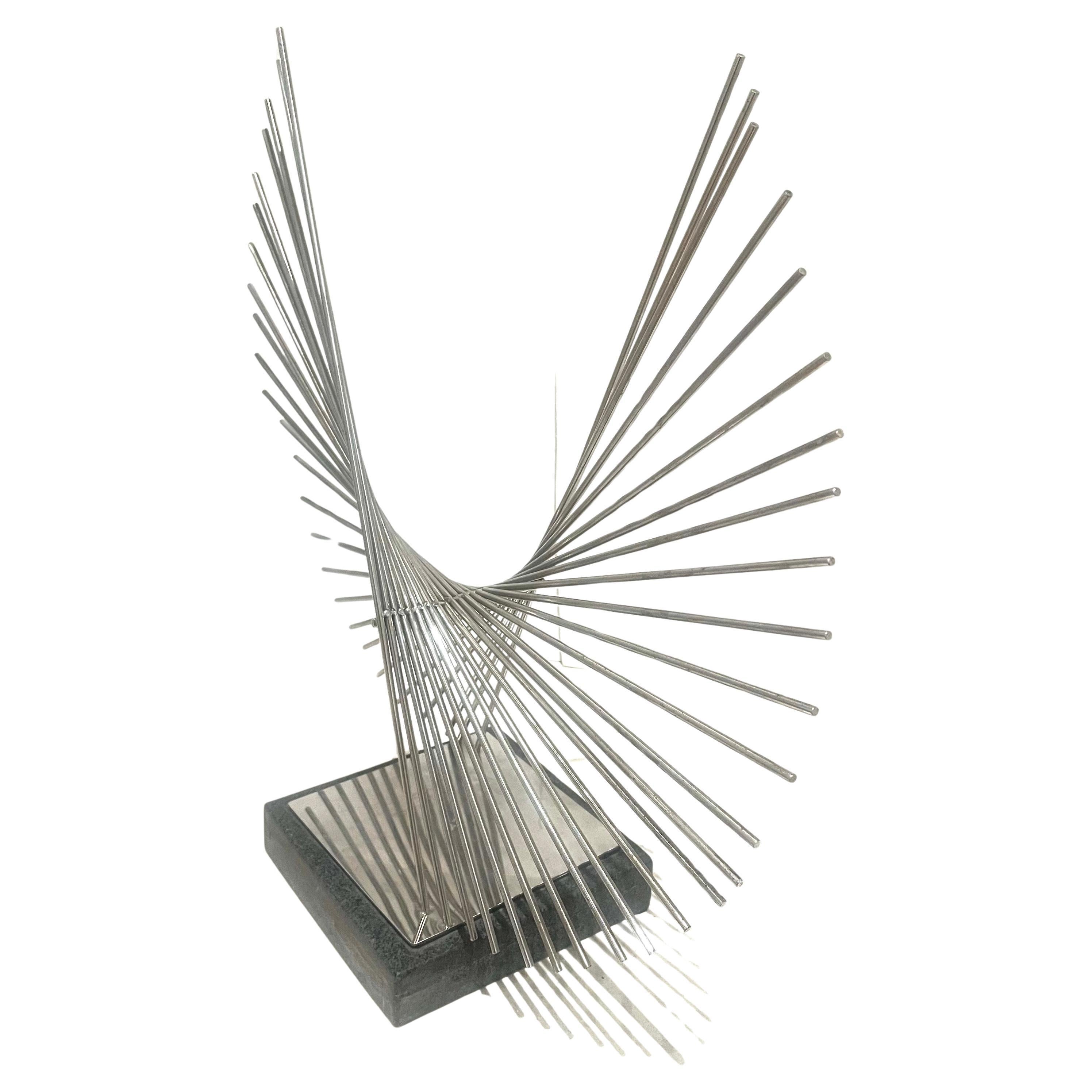 Majestic scultura in acciaio inossidabile su granito degli anni '70, molto unica e bella.