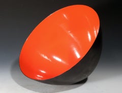 Ciotola modernista Kranit in acciaio nero e smalto rosso, di Herbert Krenchel