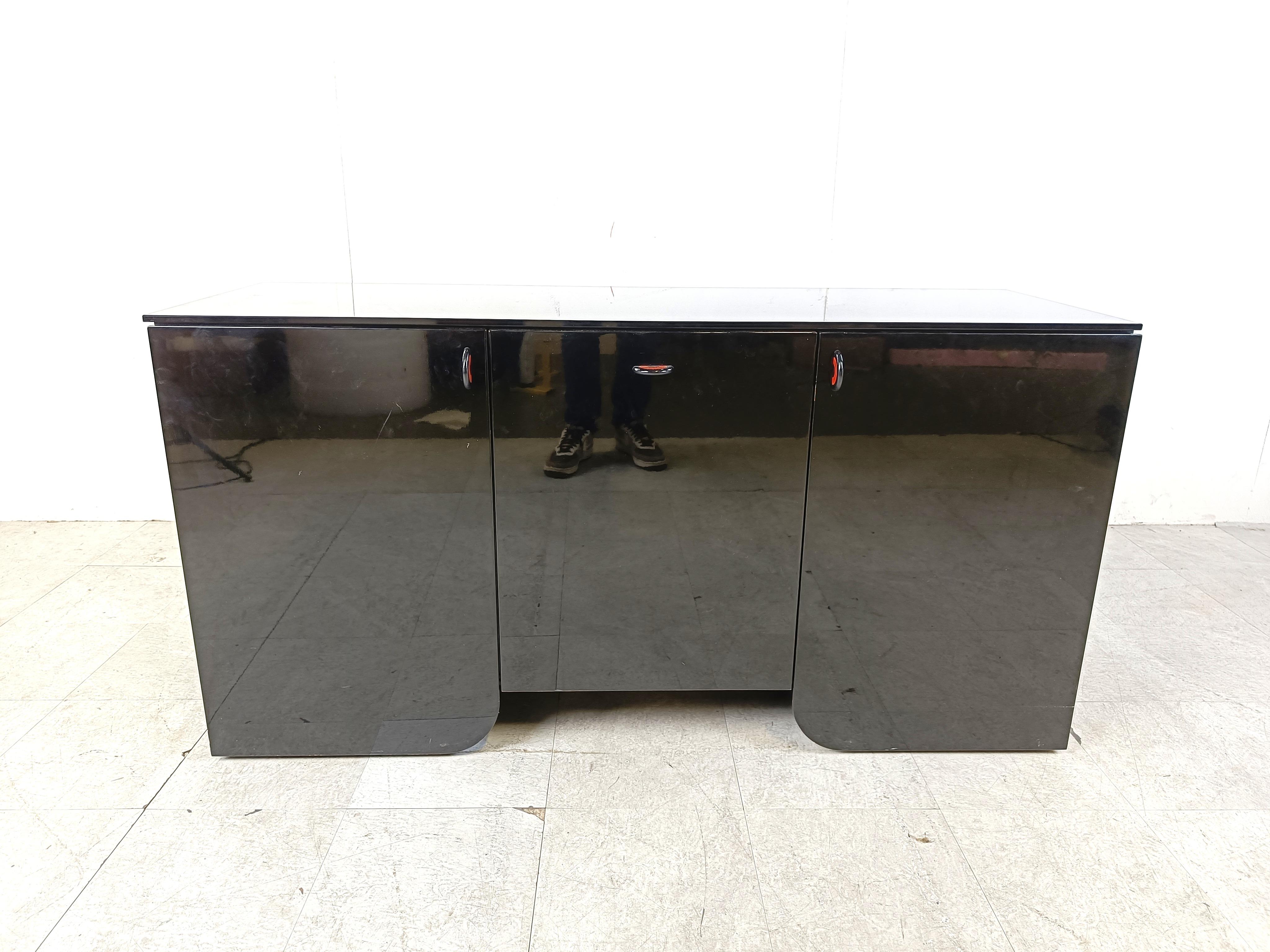 Post-Modern Modernist lacquer sideboard by Luigi Saccardo for Gasparello, 1970s For Sale