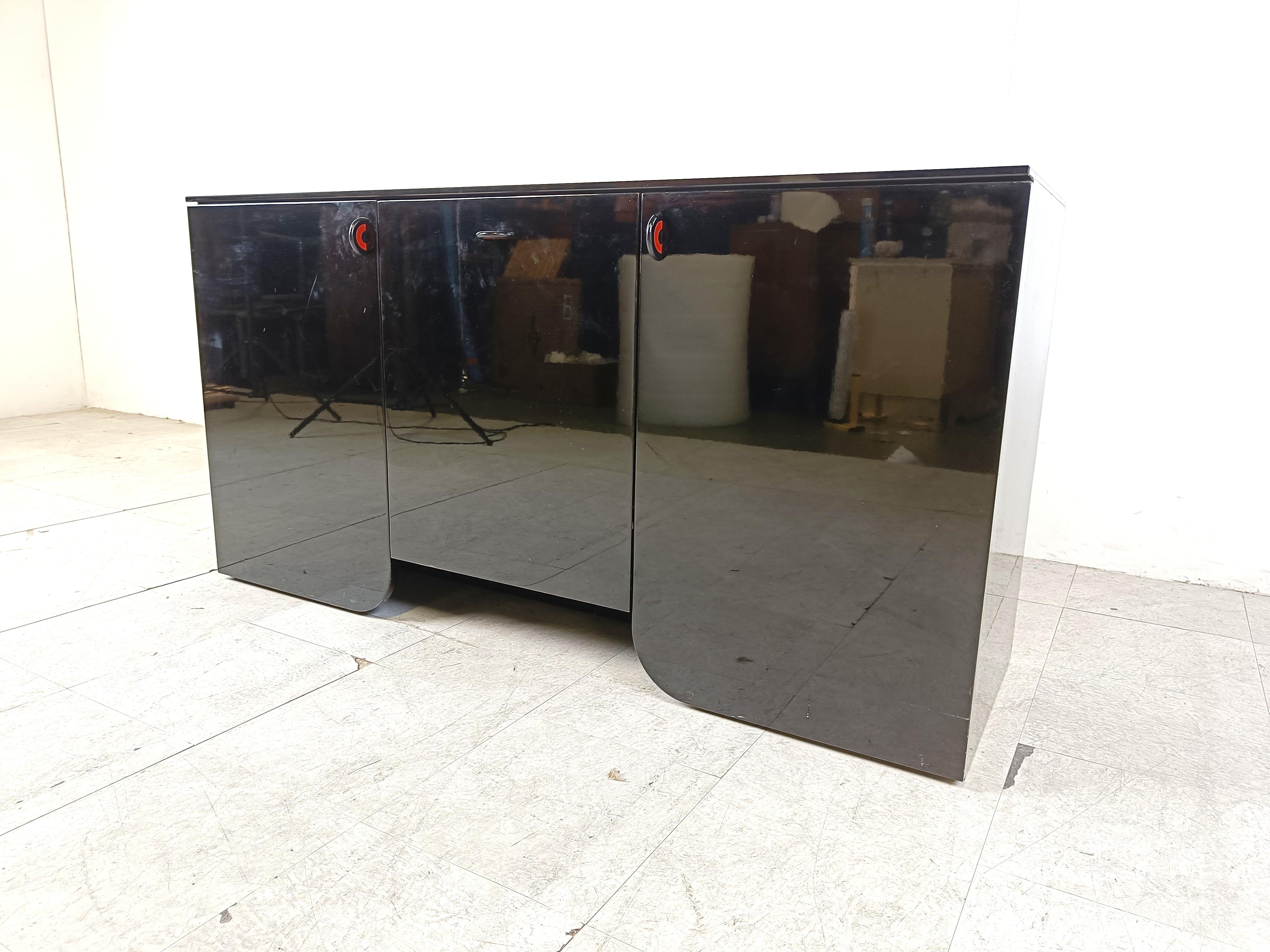 Late 20th Century Modernist lacquer sideboard by Luigi Saccardo for Gasparello, 1970s For Sale
