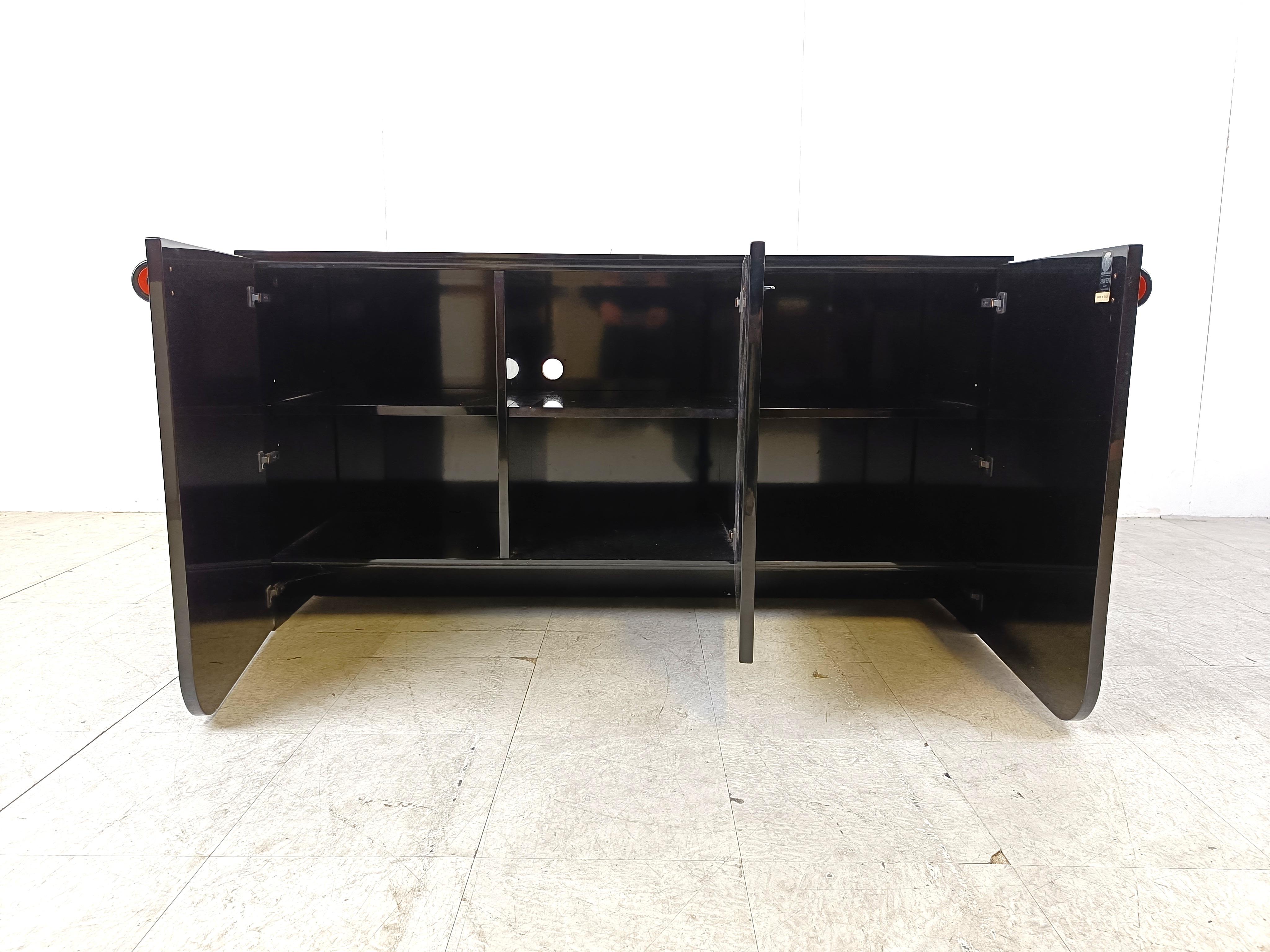 Modernist lacquer sideboard by Luigi Saccardo for Gasparello, 1970s For Sale 2