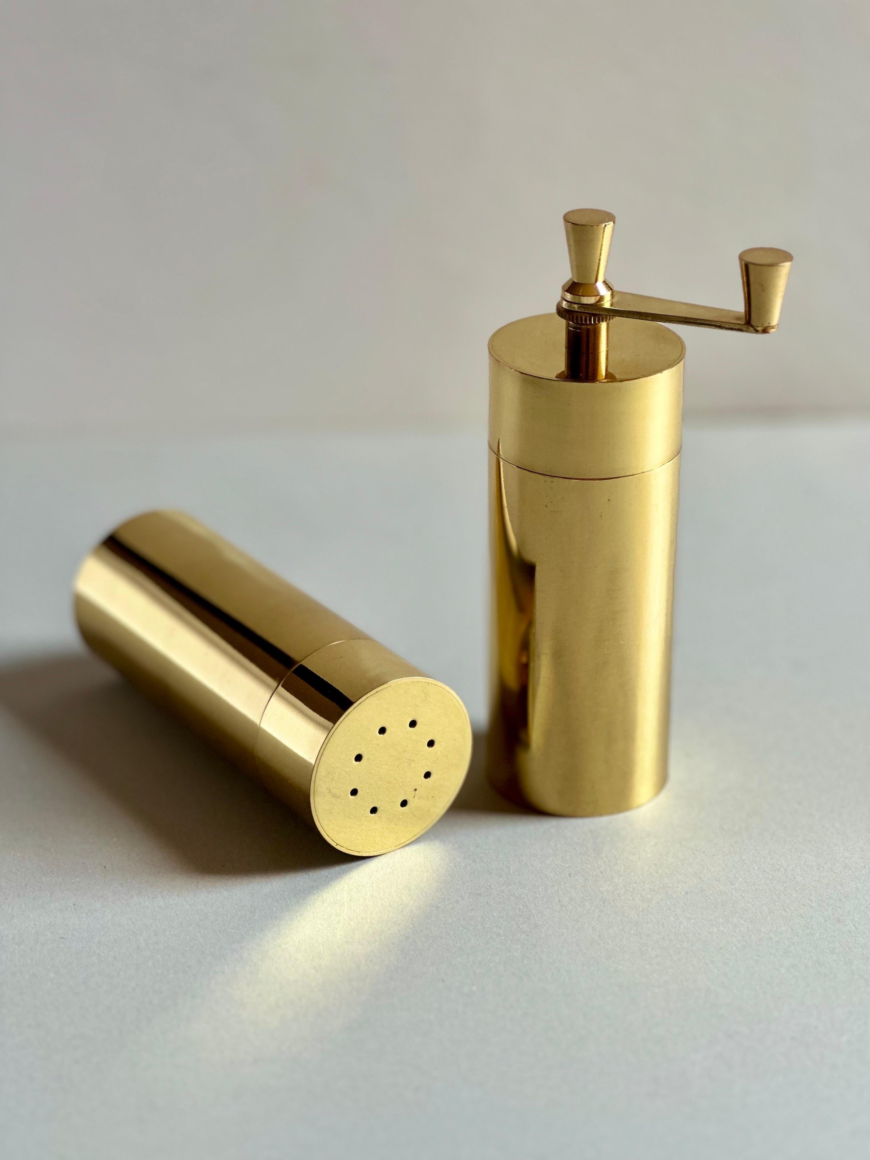 Mid-20th Century Modernist Lacquered Brass Pepper Mill and Salt Shaker, Italy, Original Box, 1960 For Sale