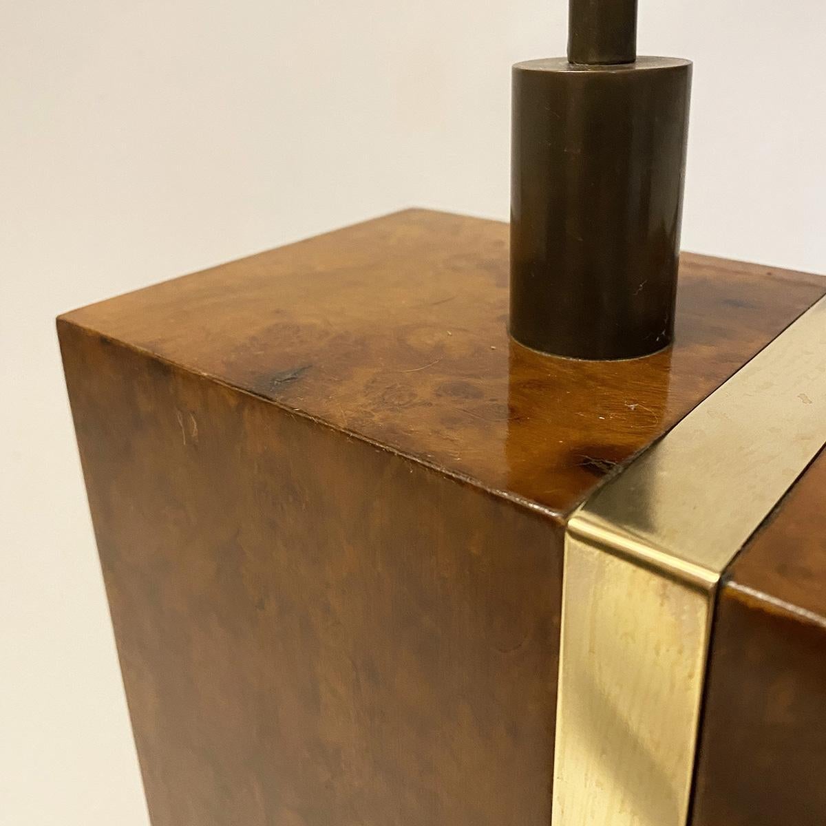 Modernist Lamp in Thuya Burl Wood and Brass, in the Style of Willy Rizzo, 1970s For Sale 1