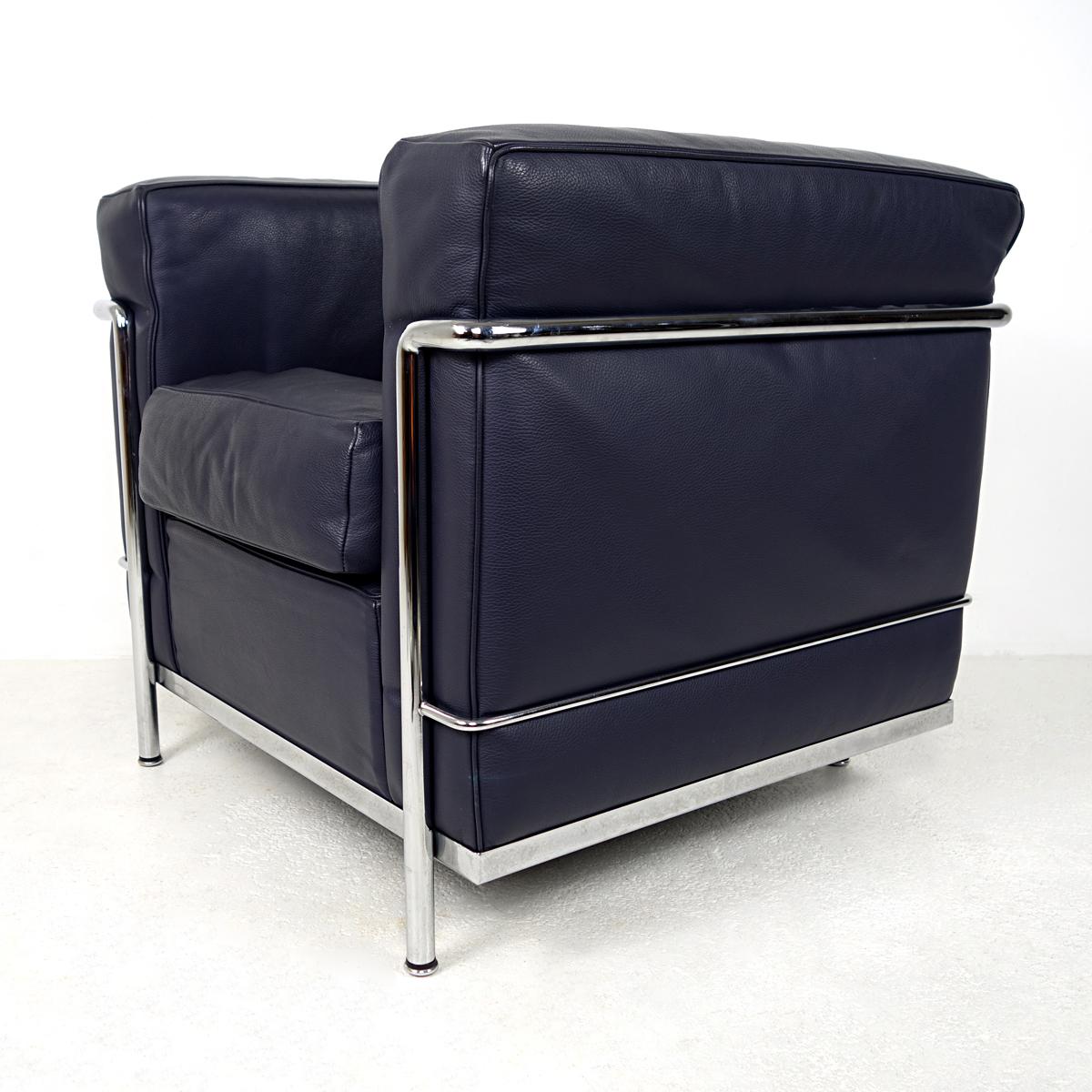 French Modernist LC2 Easy Chair by Le Corbusier and Charlotte Perriand for Cassina For Sale