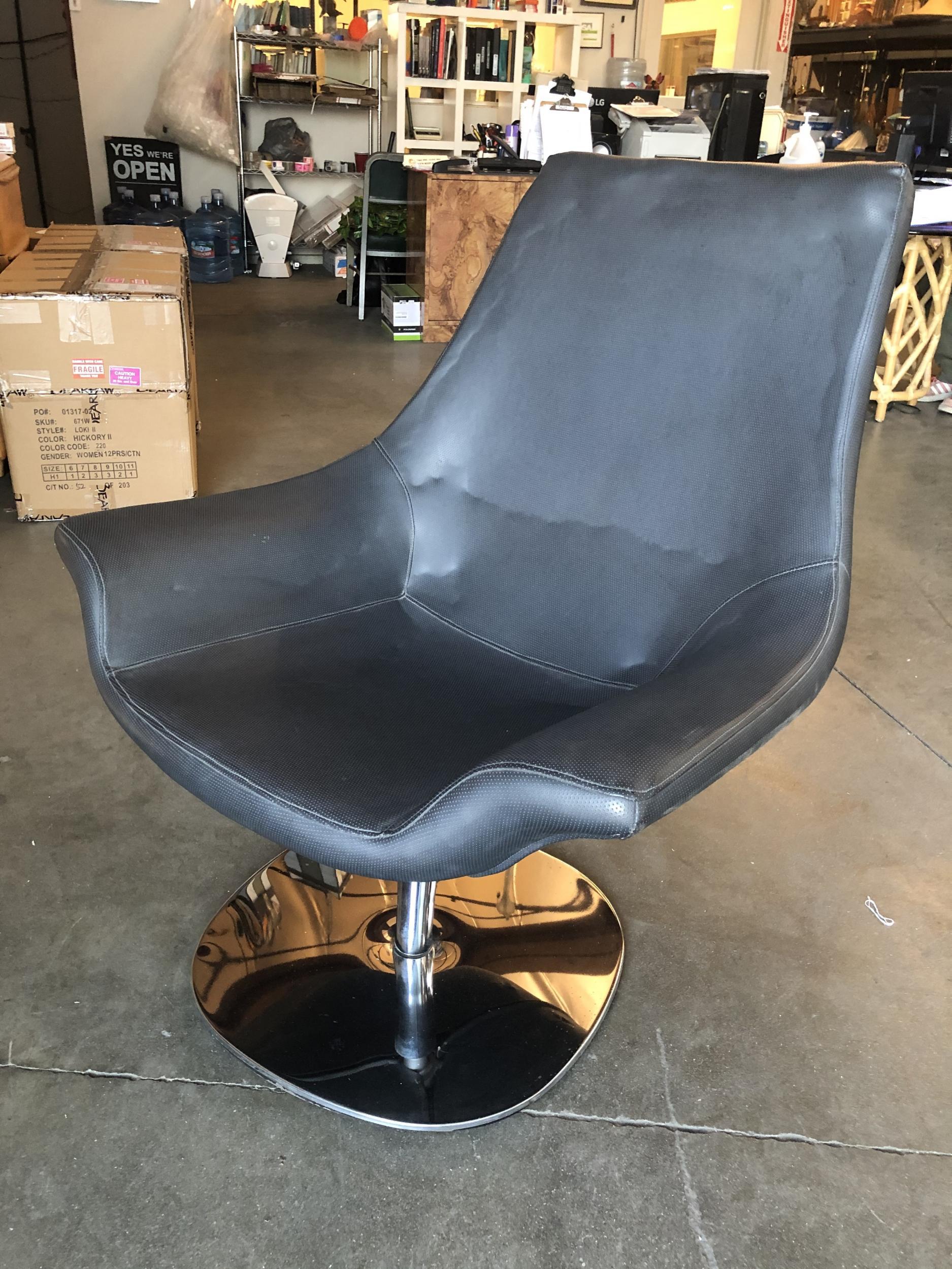 Italian Modernist Leather Captian's Lounge Chair with Chrome Base, Circa 1980 For Sale