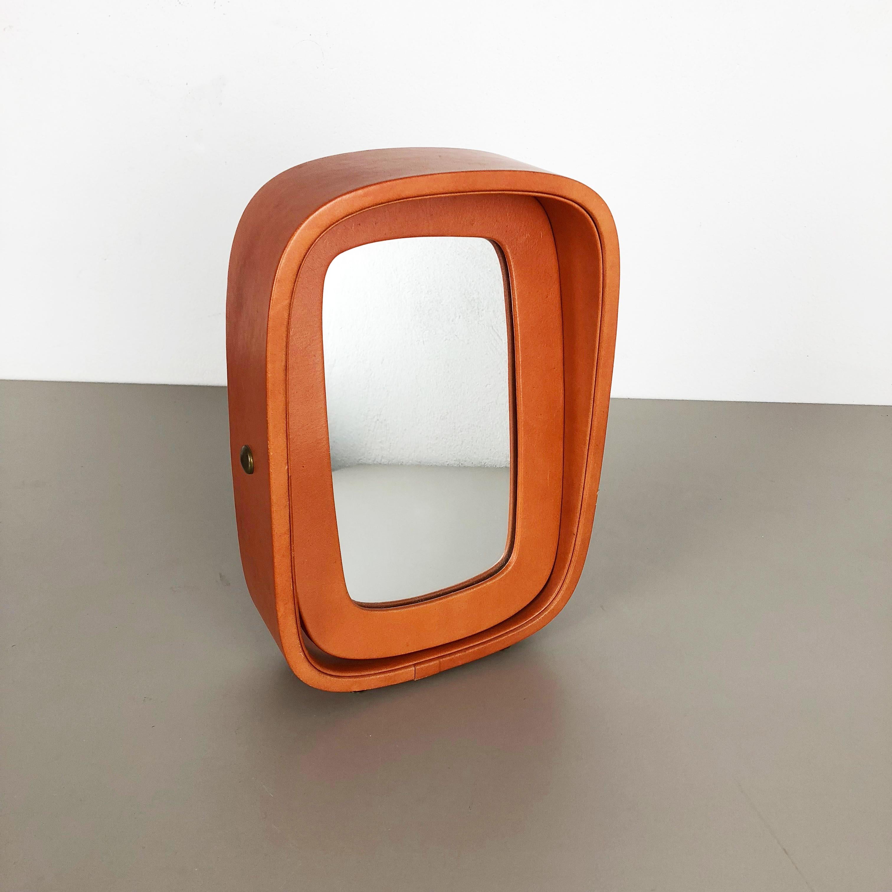 Mid-Century Modern Modernist Leather Table Mirror Vereinigte Werkstätten Attrib., Germany, 1960s For Sale
