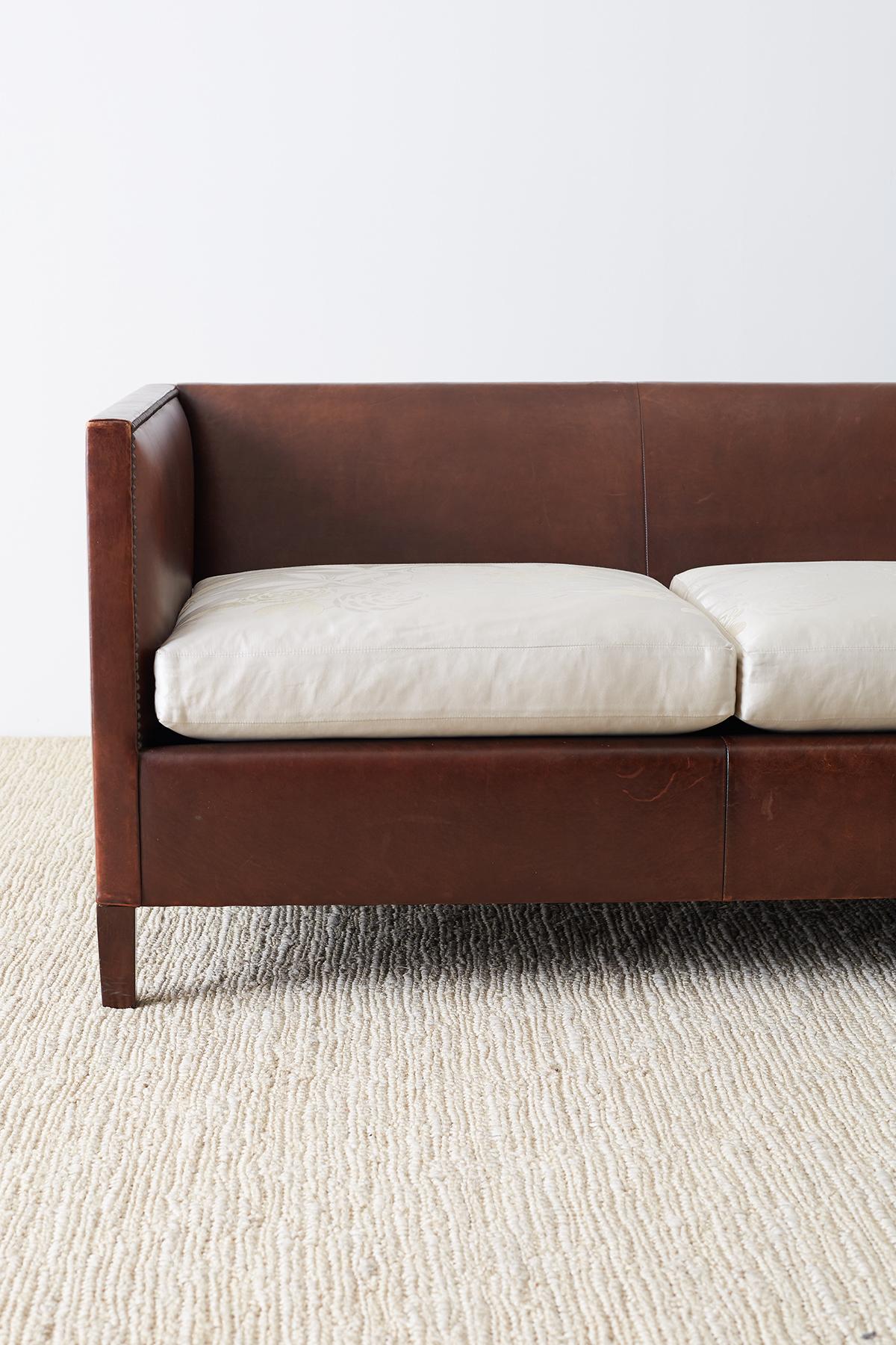 Modernist Leather Three-Seat Case Sofa (amerikanisch)
