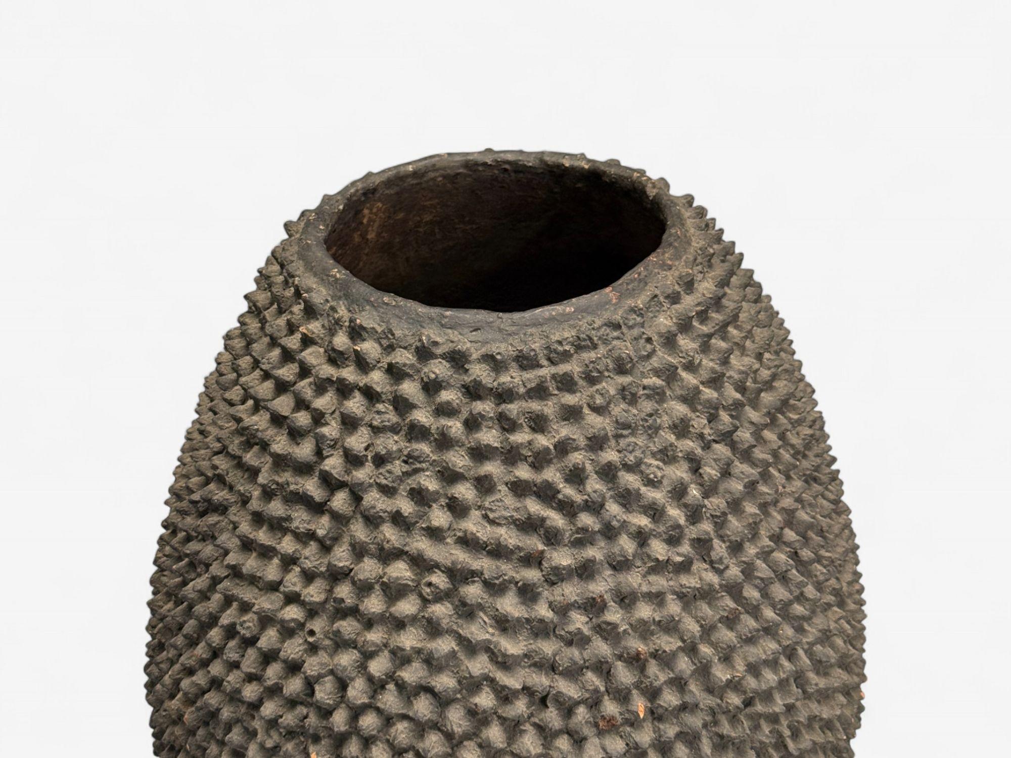 Modernistischer Terrakotta-Bodentopf von Lobi, Afrika, 20. Jahrhundert. im Angebot 1