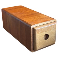 Caja de almacenaje larga modernista de teca maciza