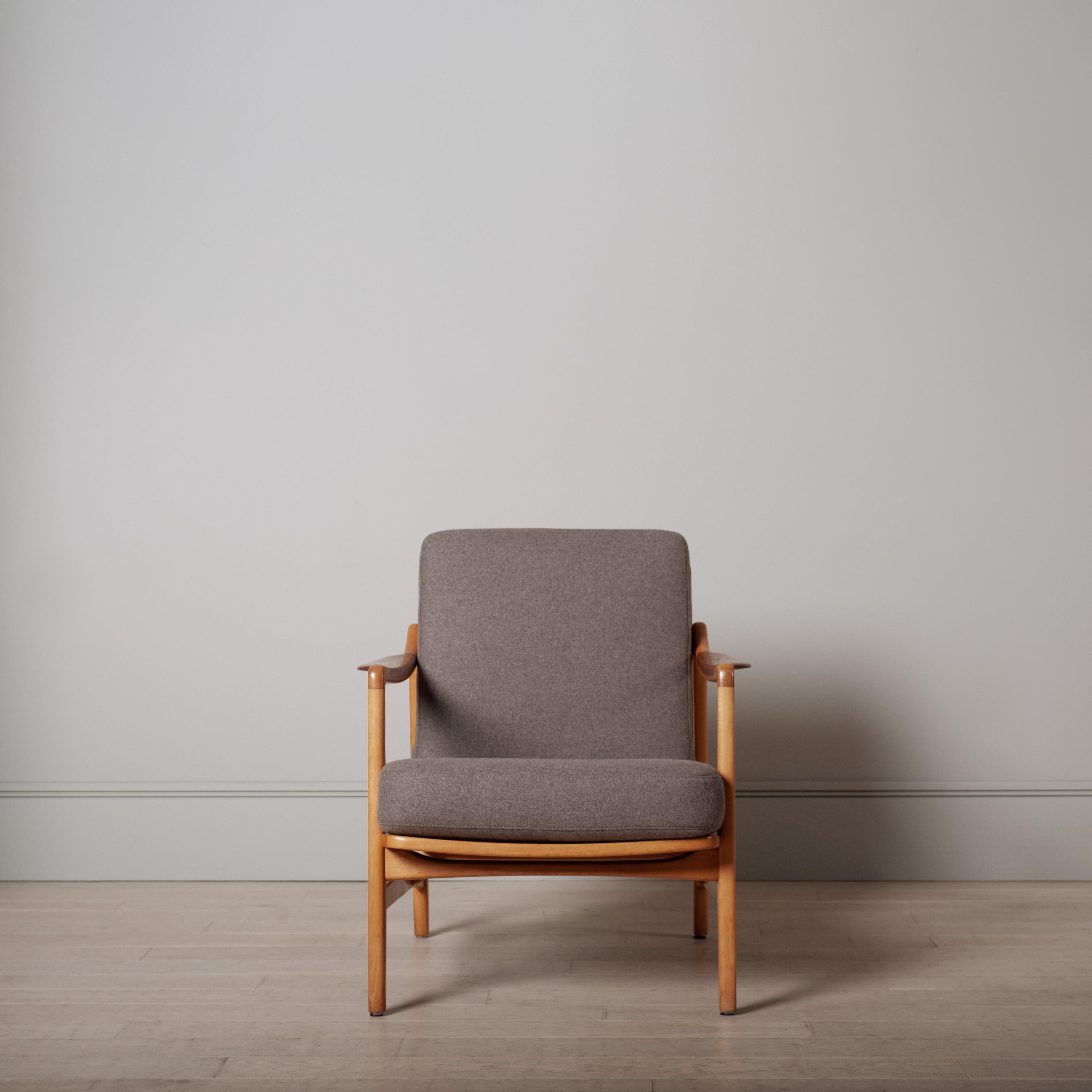 Silla de salón modernista, Tove & Edvard Kindt-Larsen, retapizada en Bueno estado para la venta en London, GB