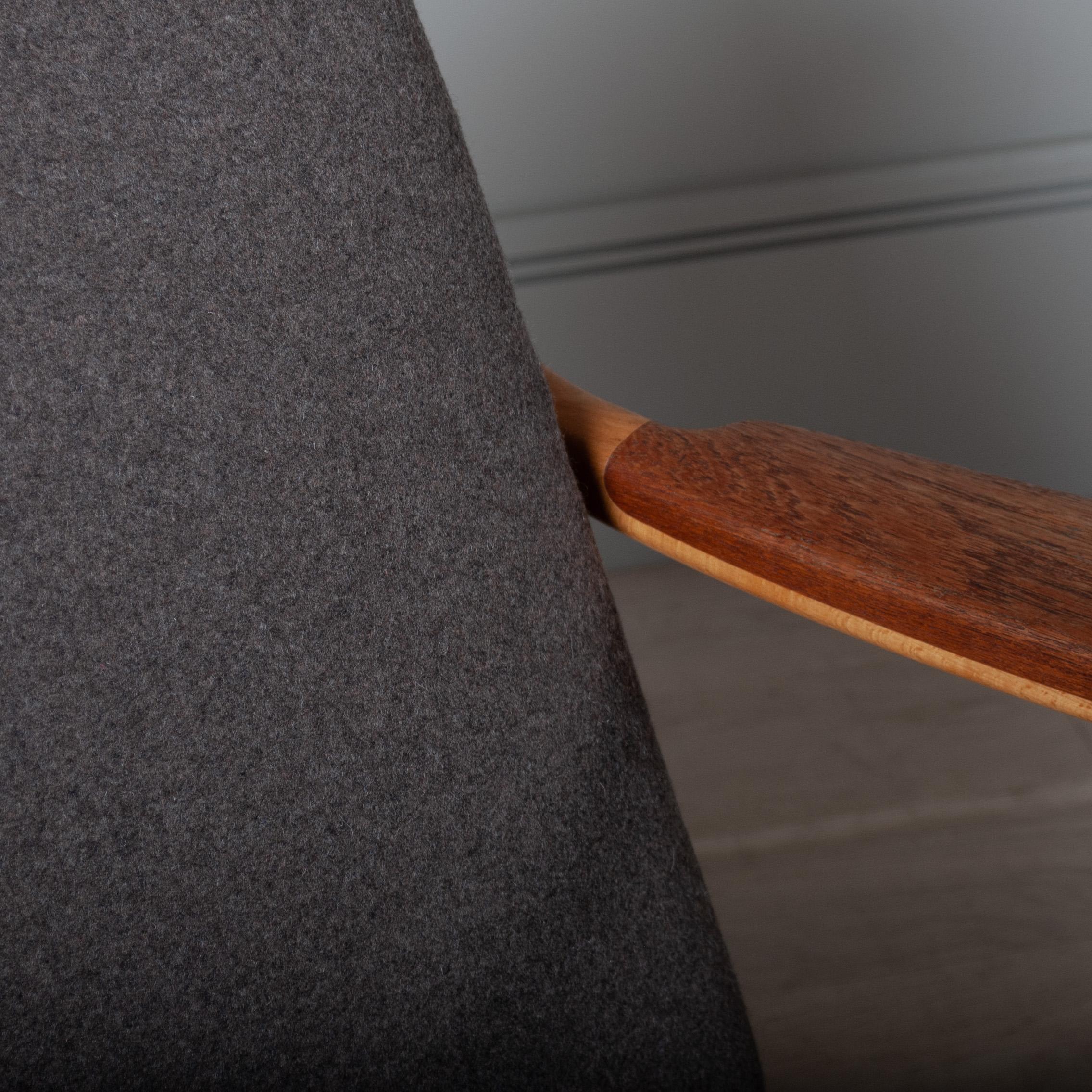 Silla de salón modernista, Tove & Edvard Kindt-Larsen, retapizada Haya en venta