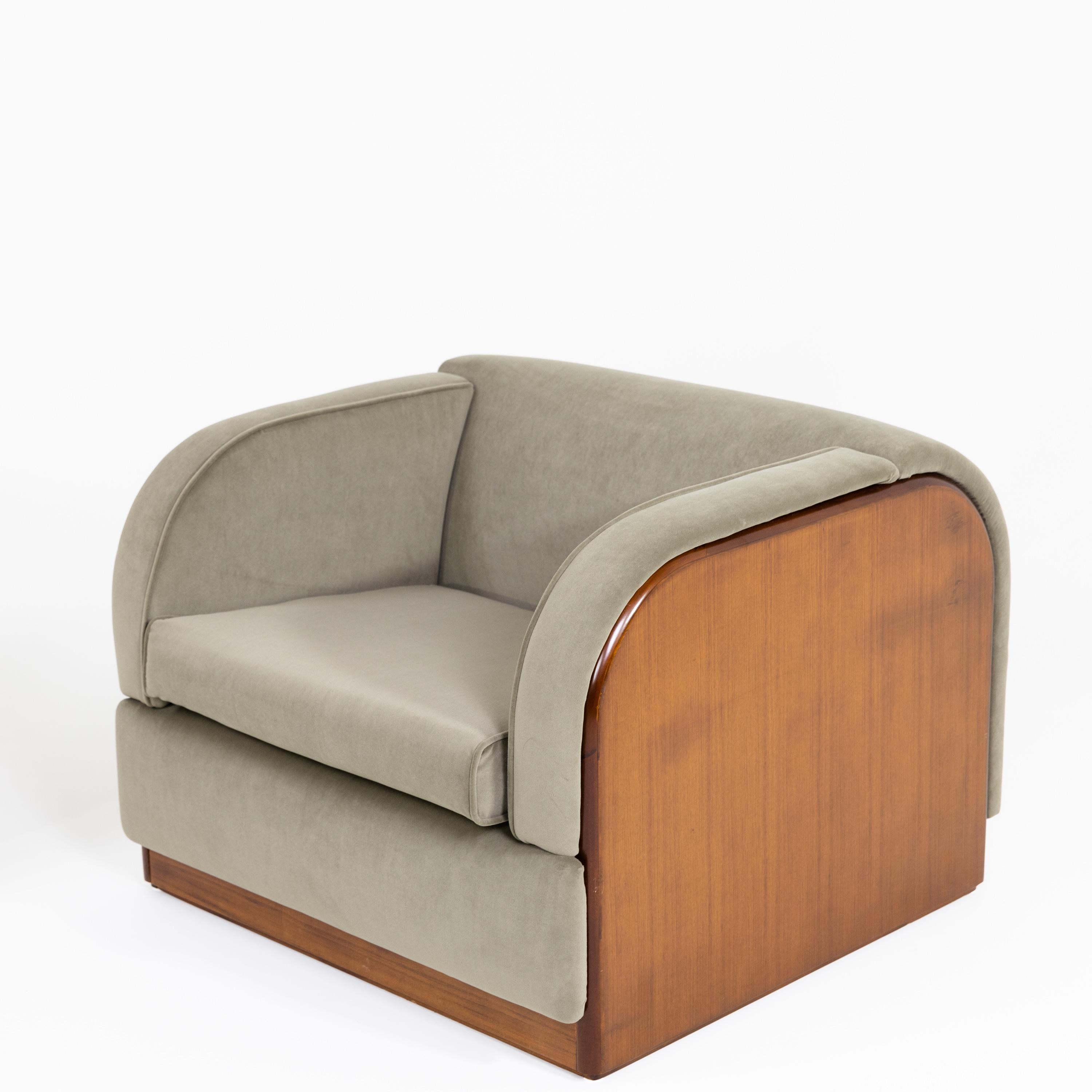 Mid-20th Century Modernist Lounge Chairs, Probably Italy, 1940s