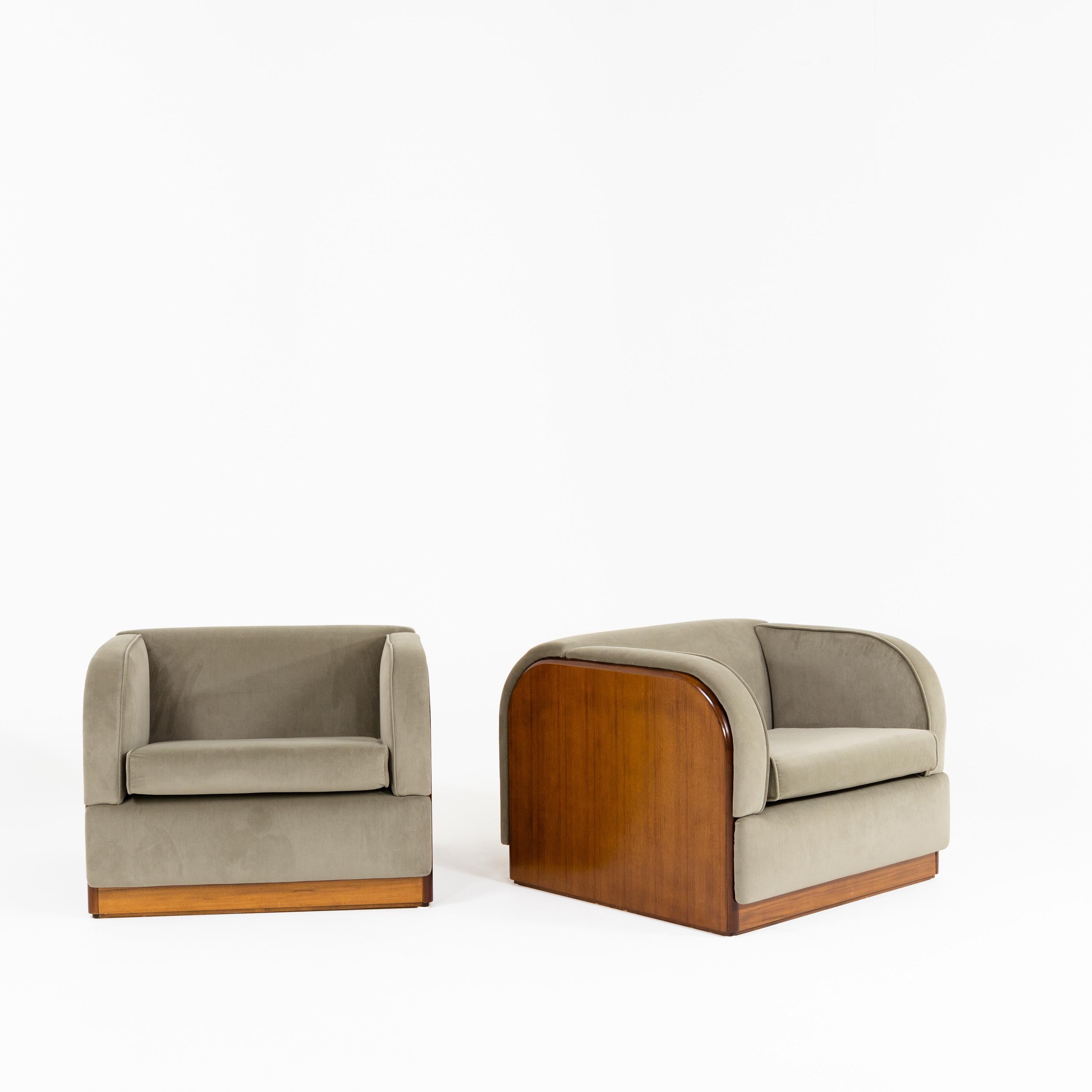 Modernist Lounge Chairs, Probably Italy, 1940s 3