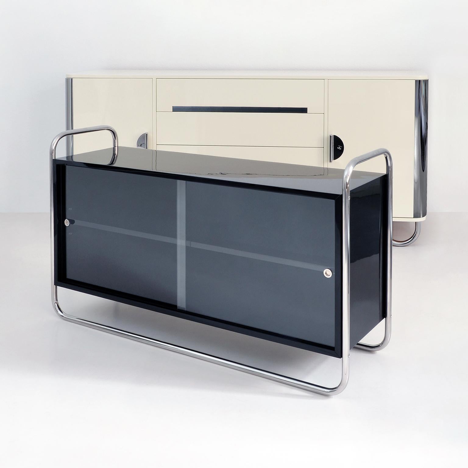 Librería Baja Modernista, Metal Cromado, Madera Lacada, Cristal, Personalizable Moderno en venta