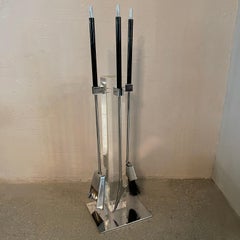 Ensemble d'outils de cheminée modernistes en lucite et chrome d'Albrizzi