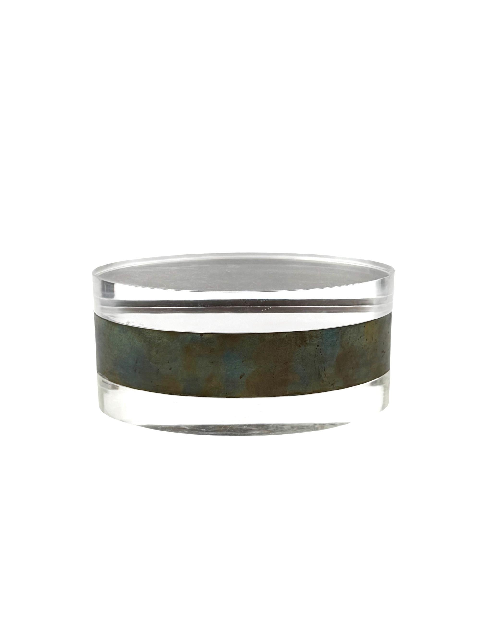 Modernist lucite and silver-plate oval jewelry box, Italy 1970s In condizioni ottime in vendita a Firenze, IT