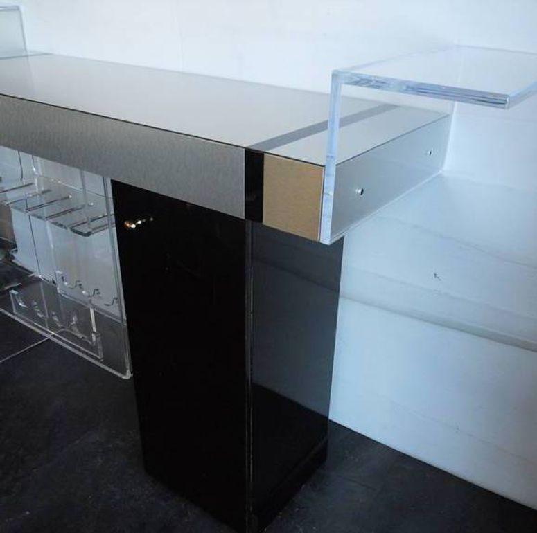 American Modernist Lucite Bar Set in the style of Charles Hollis Jones. U.S.A. 1960's For Sale