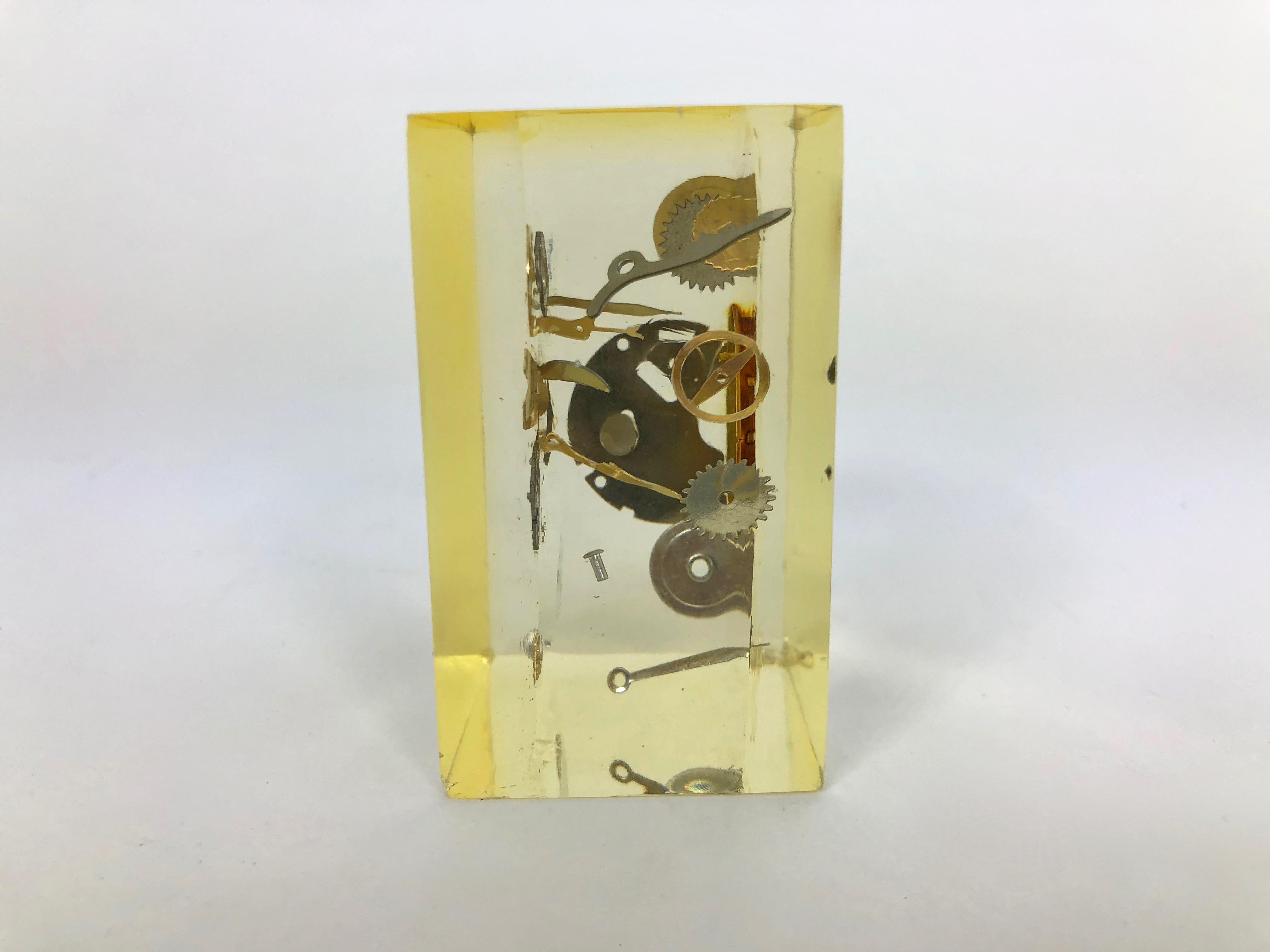 Modernist Lucite Resin Sculpture with Exploded Clock Attributed Pierre Giraudon In Good Condition In Rome, IT