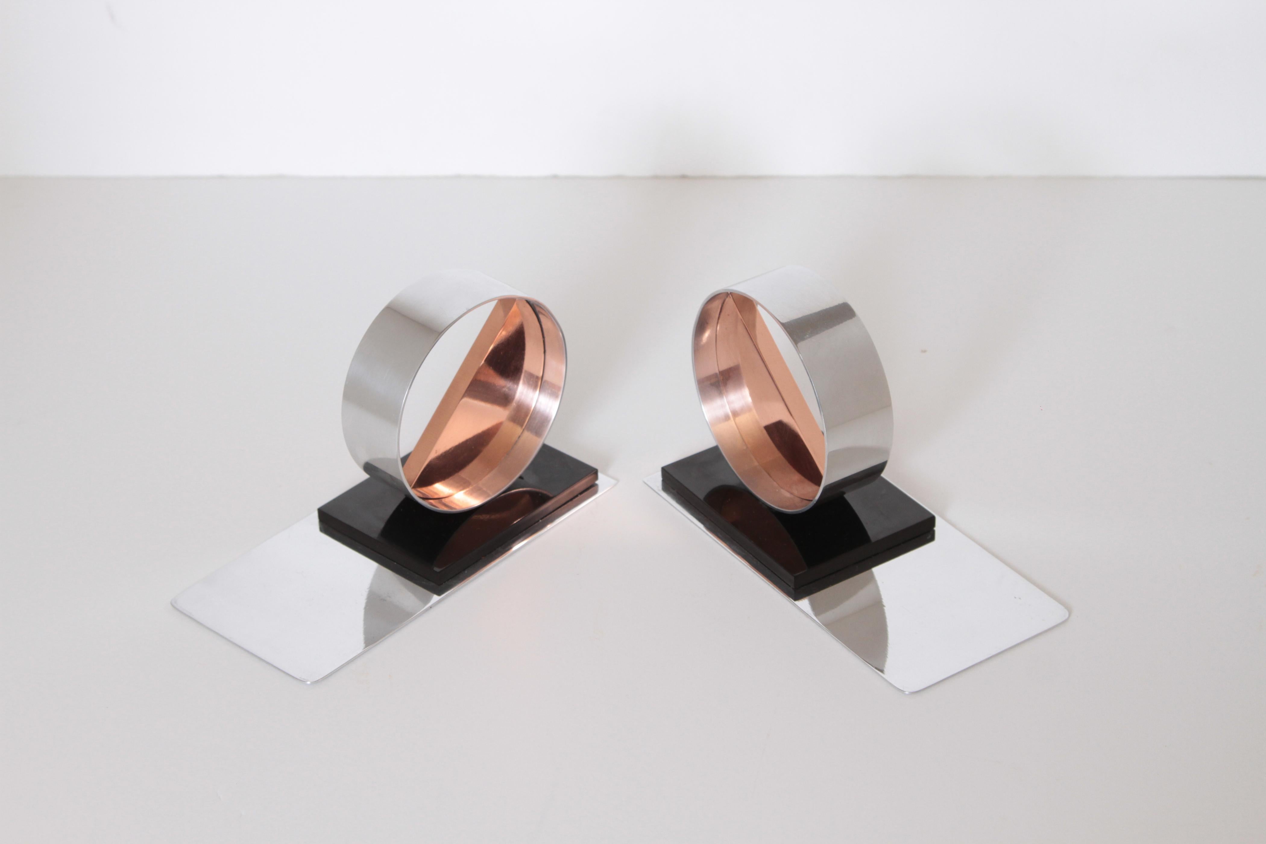 Modernist Machine Age Art Deco Sculptures / Bookends Pair Copper Chrome Bakelite In Good Condition For Sale In Dallas, TX