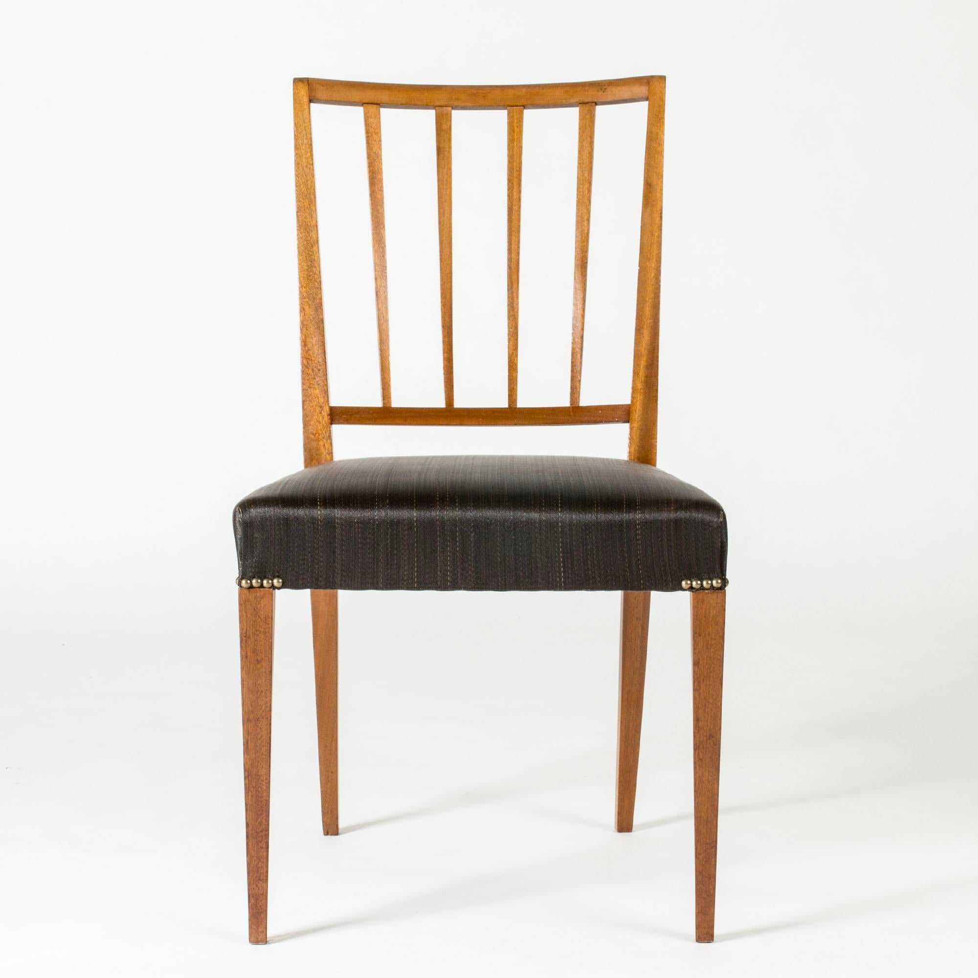 Scandinave moderne Chaises de salle à manger modernistes en acajou et crin de cheval, Josef Frank, Suède, années 1940 en vente
