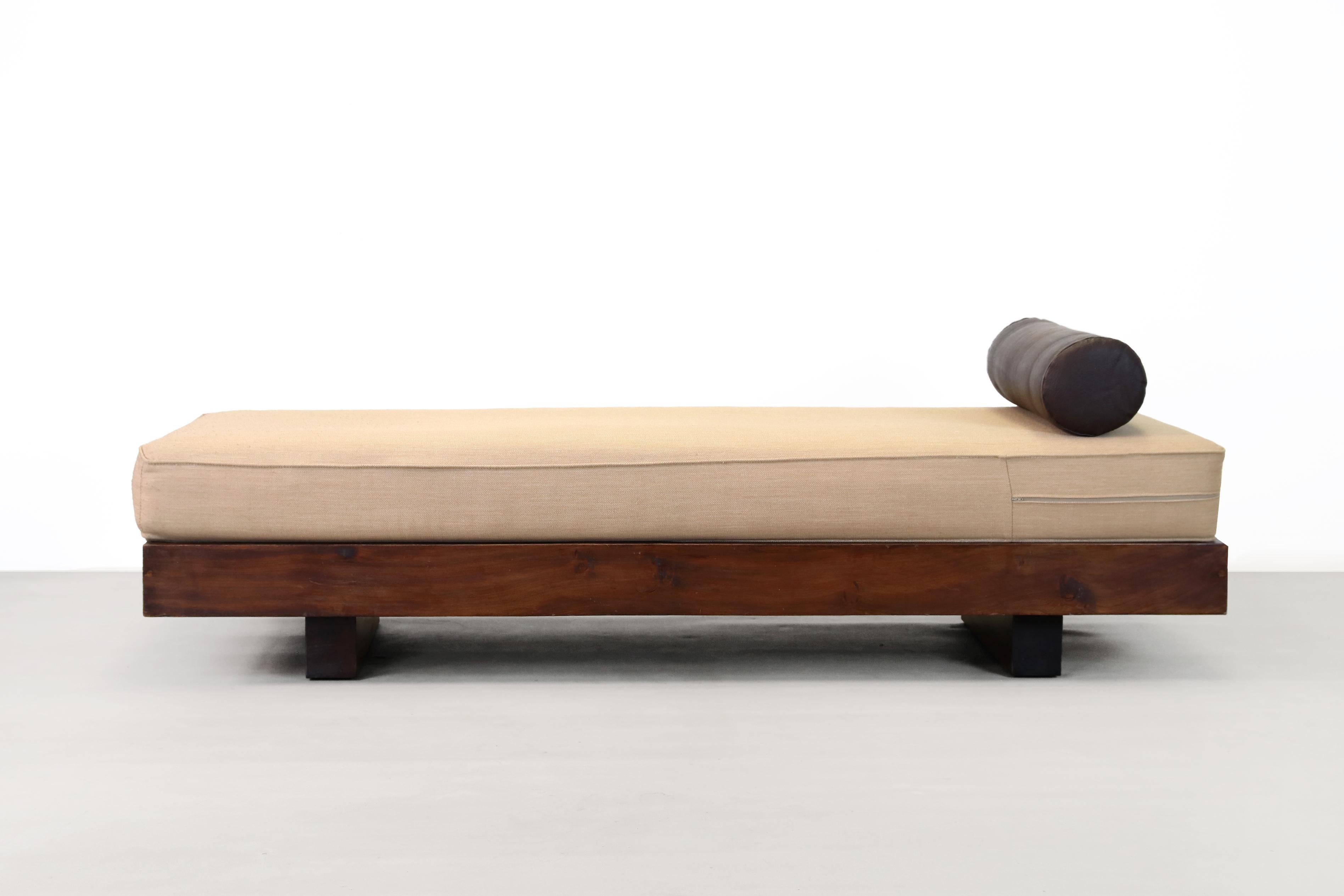 Modernist Mahogany Daybed in the Style of Charlotte Perriand, France, 1950s In Good Condition In Amsterdam, Noord Holland