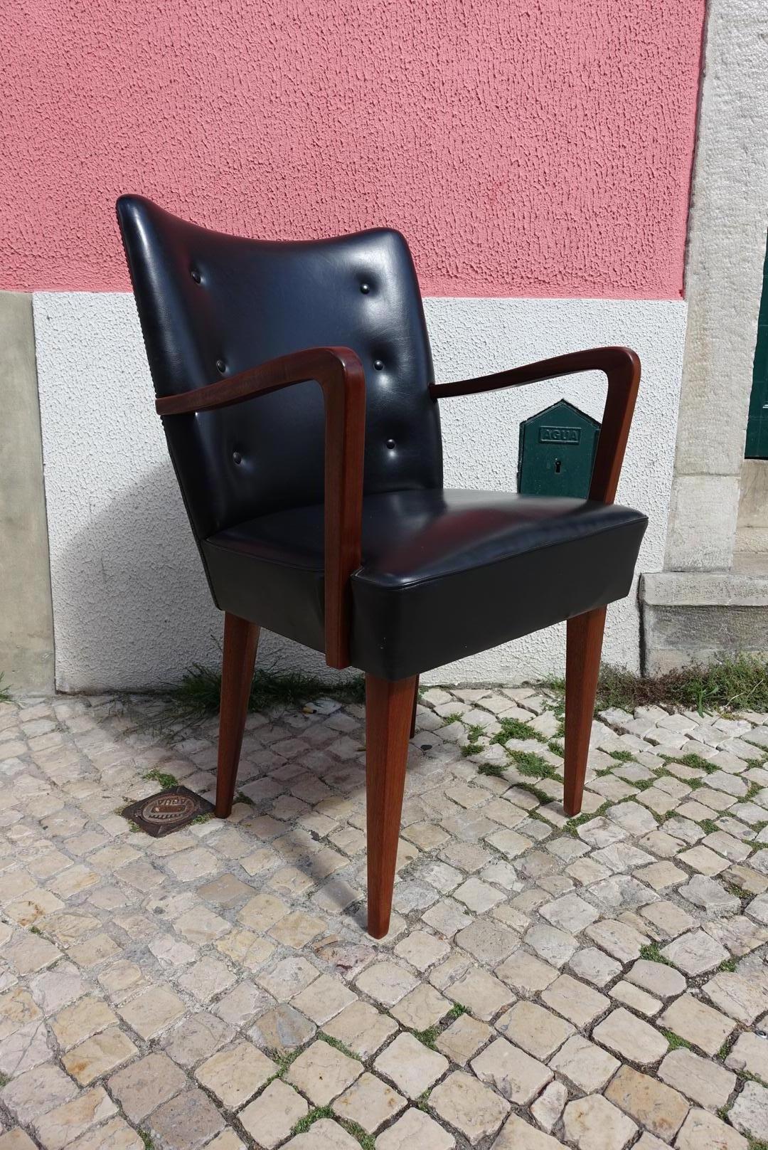 Modernist Mahogany Model Paris Armchair, by José Espinho, for Olaio, 1968 3