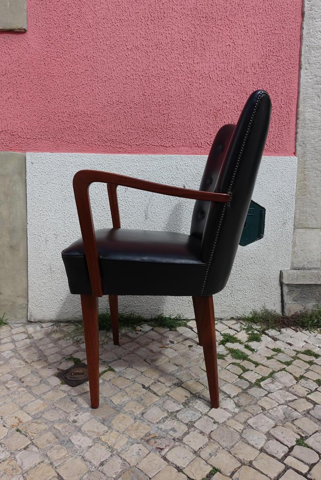 Modernist Mahogany Model Paris Armchair, by José Espinho, for Olaio, 1968 im Zustand „Gut“ in Lisboa, PT
